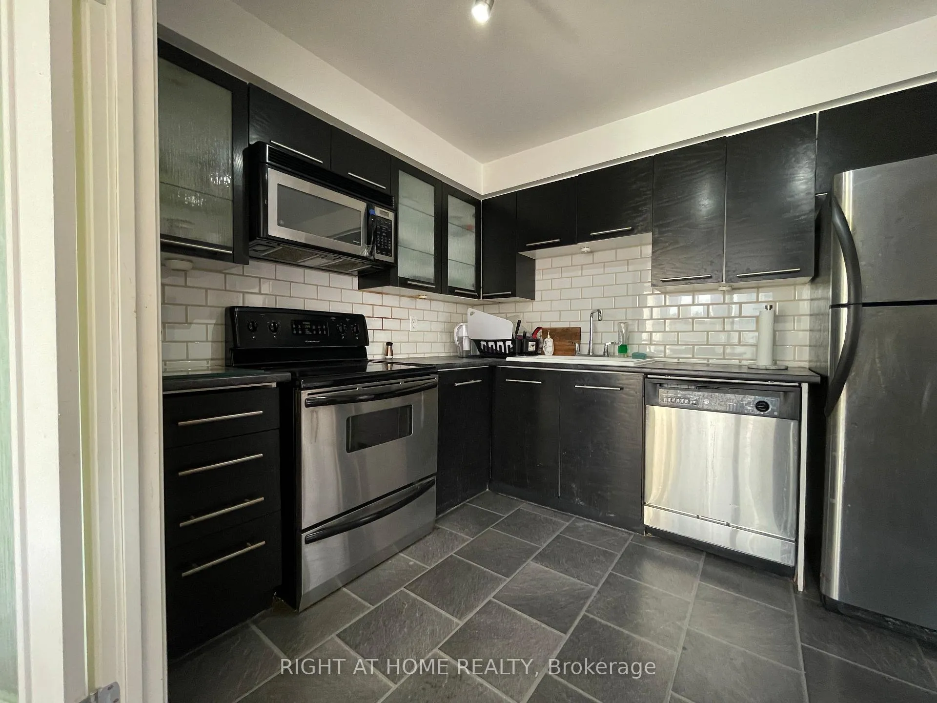 Photo 13 of Unit 1507, 298 Jarvis Street, Toronto, Church-Yonge Corridor — HOMEH