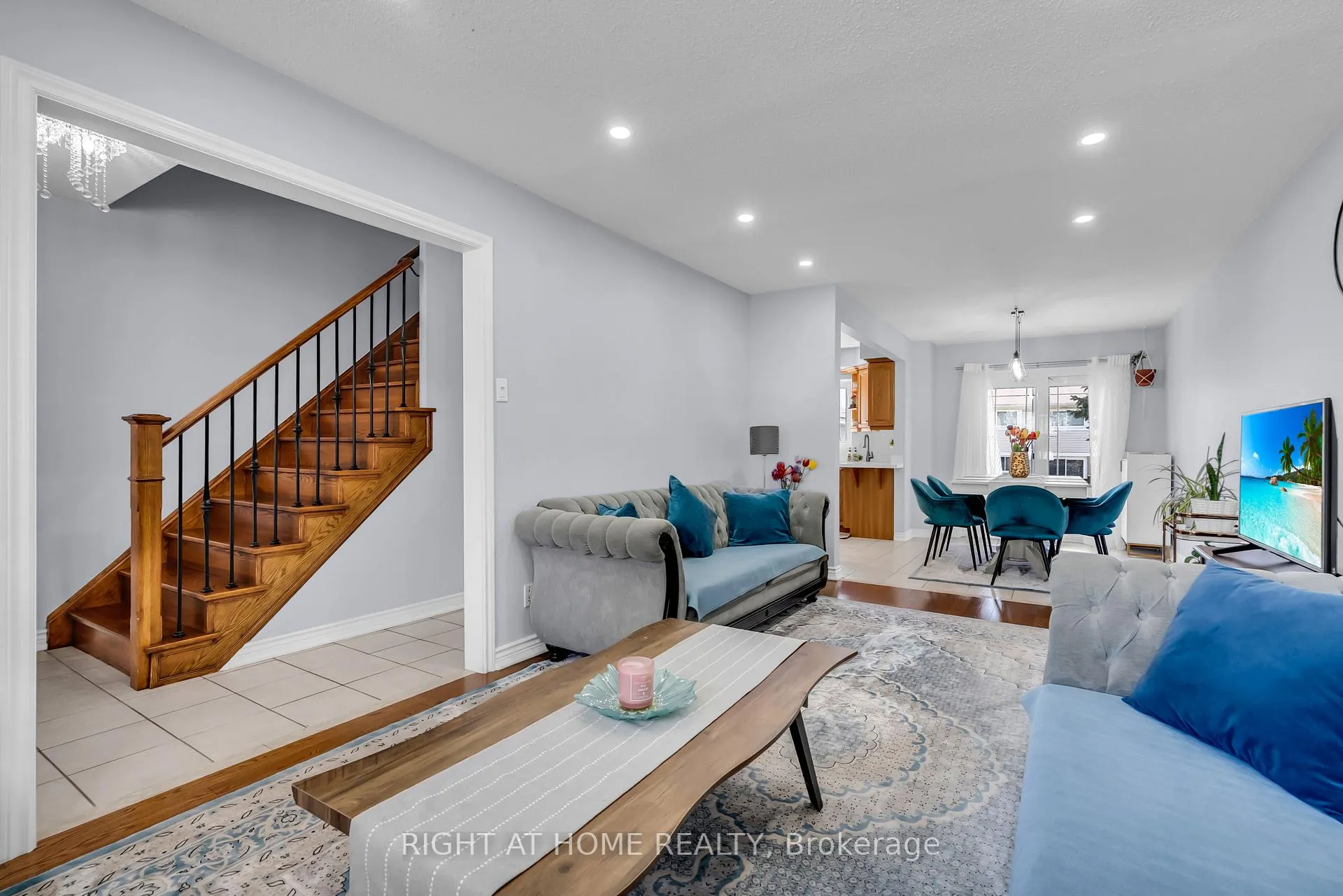 Photo 8 of 940 Gentry Crescent, Oshawa, Eastdale — HOMEH