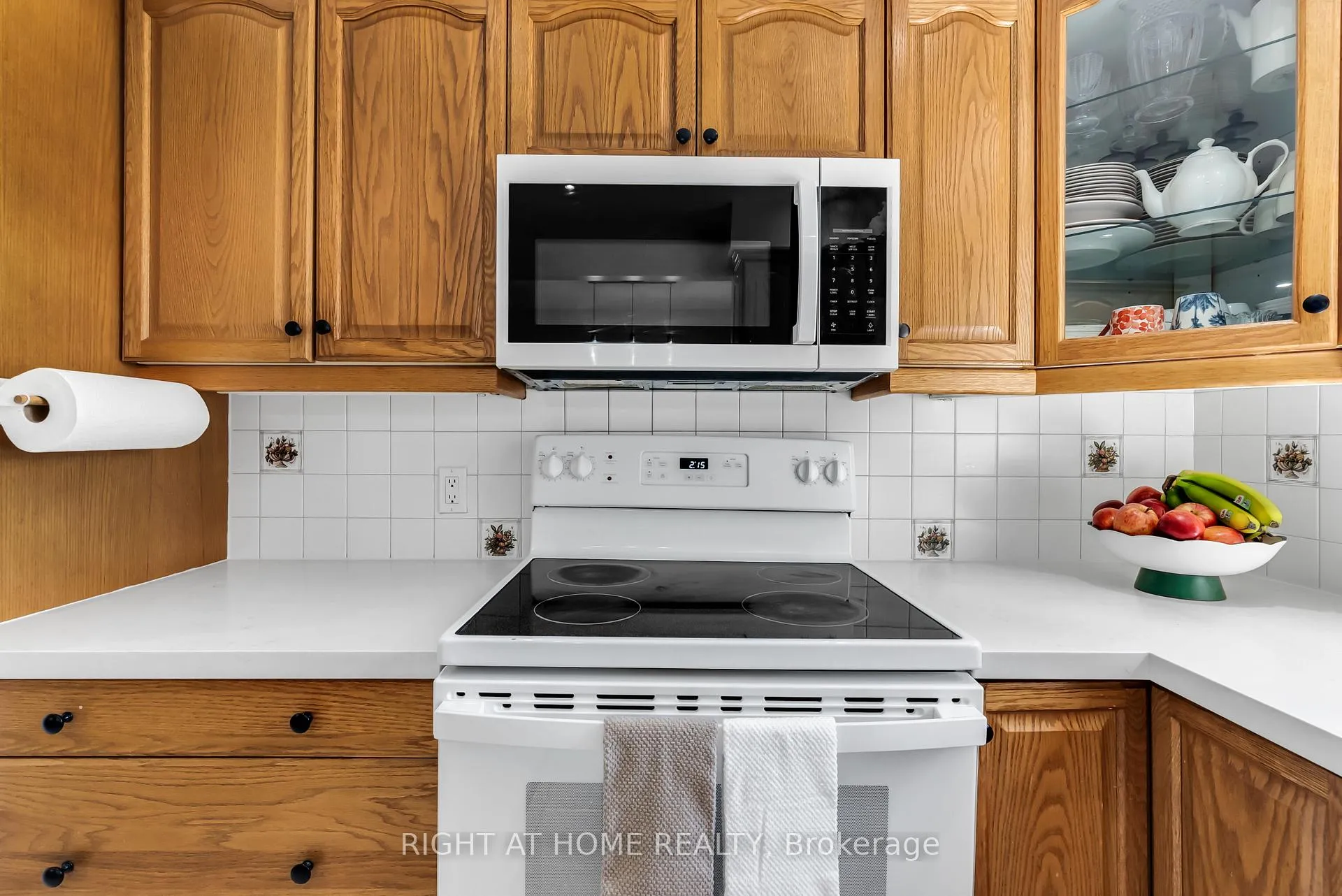 Photo 14 of 940 Gentry Crescent, Oshawa, Eastdale — HOMEH