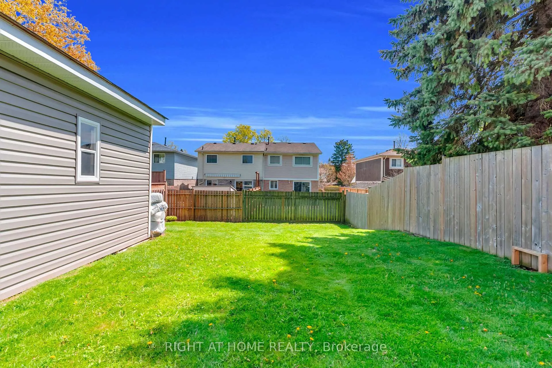 Photo 36 of 940 Gentry Crescent, Oshawa, Eastdale — HOMEH