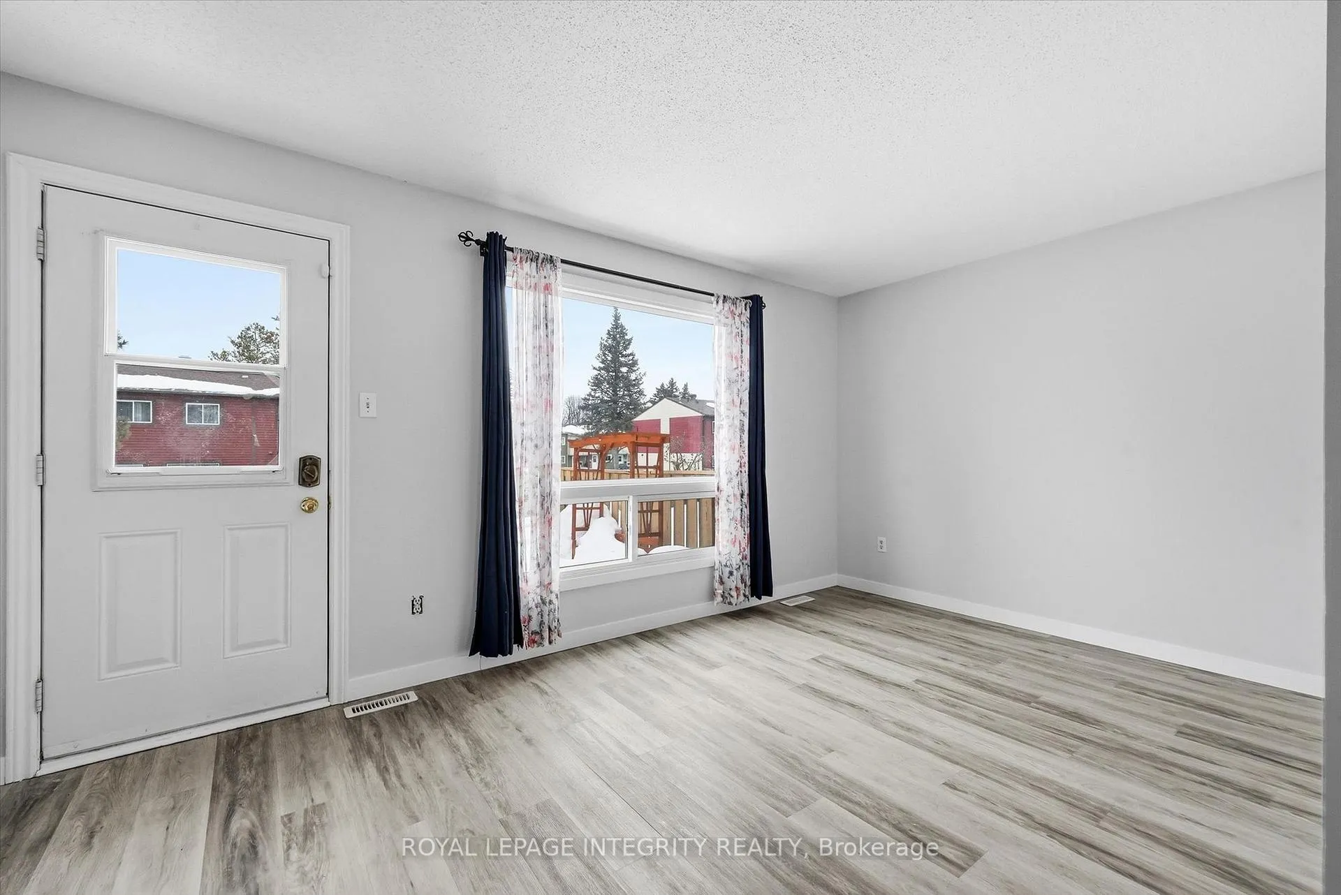 Photo 2 of 228 Millroad Way, Ottawa, Chatelaine Village — HOMEH