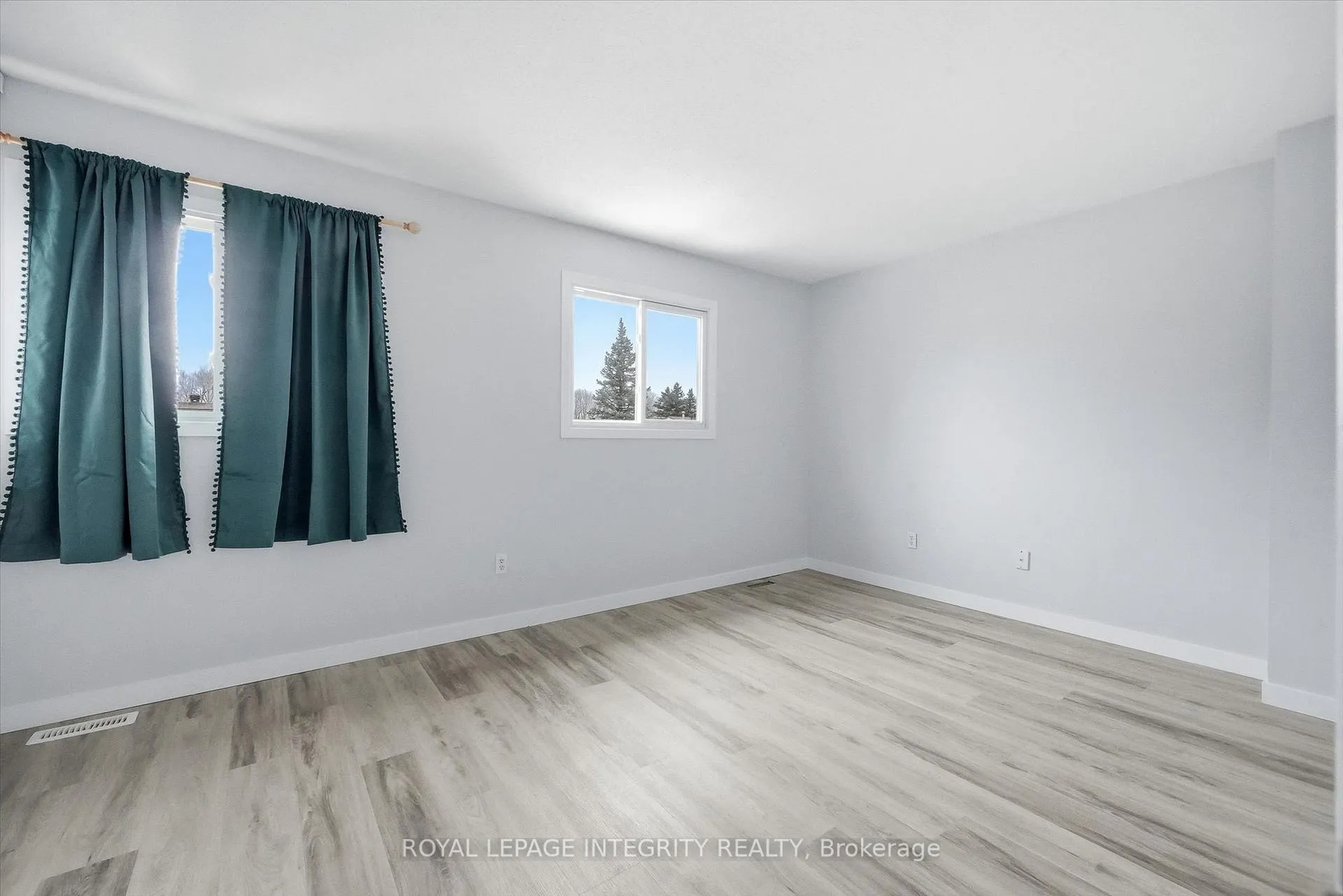 Photo 20 of 228 Millroad Way, Ottawa, Chatelaine Village — HOMEH