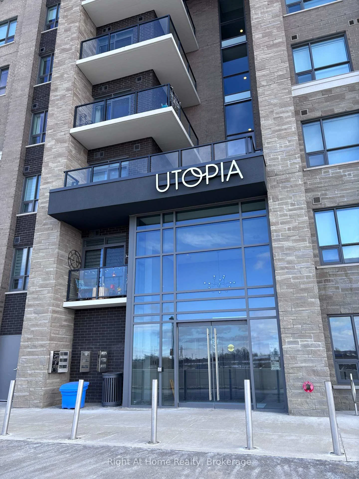 Photo of Unit 416, 5055 Greenlane Road