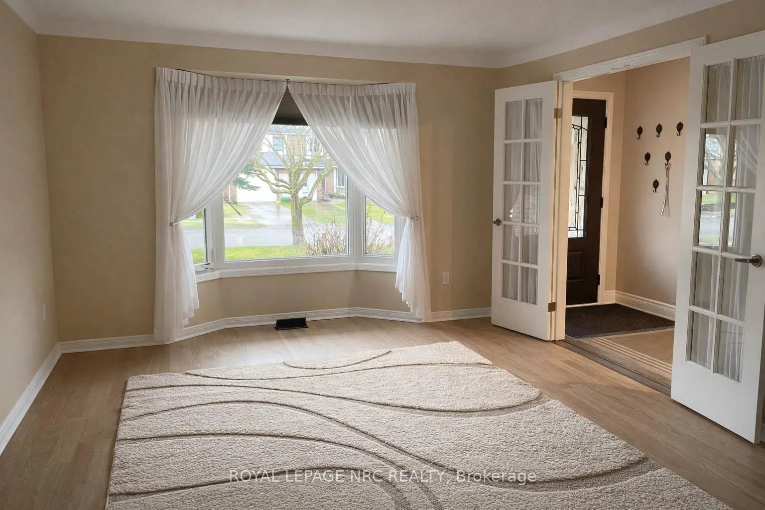 Photo 4 of 60 Millbridge Crescent, Pelham, Fonthill — HOMEH