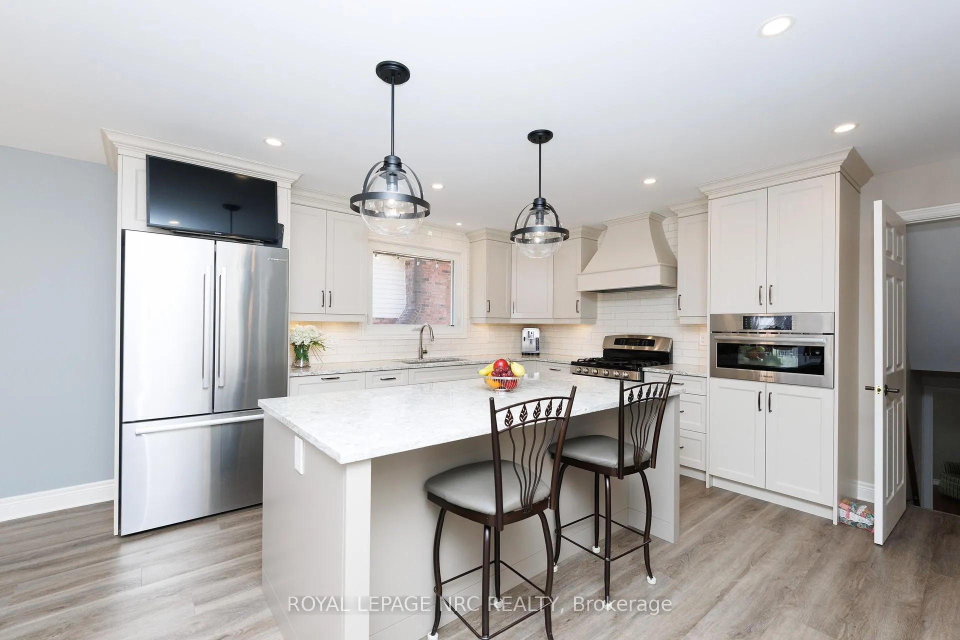 Photo 7 of 60 Millbridge Crescent, Pelham, Fonthill — HOMEH
