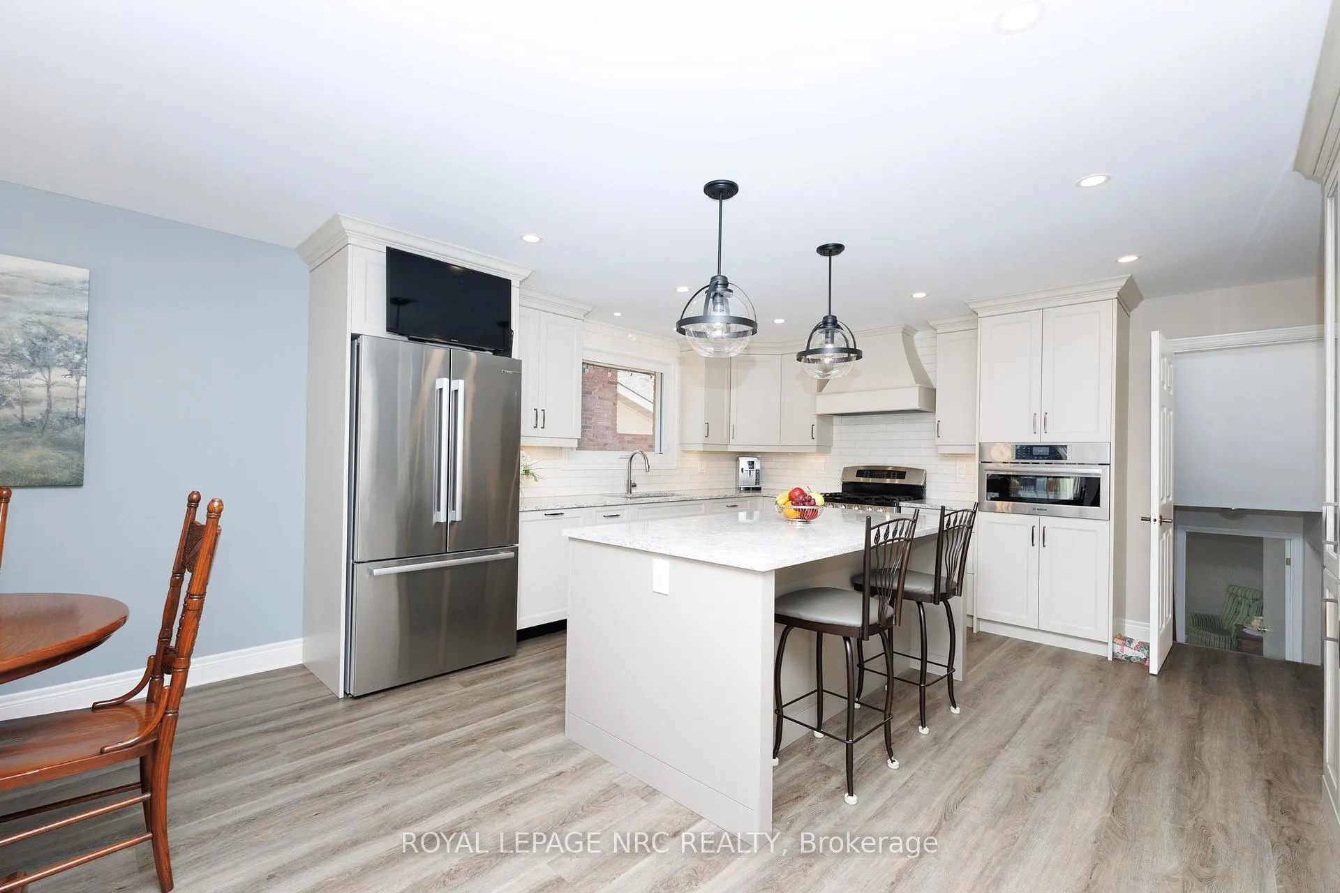 Photo 9 of 60 Millbridge Crescent, Pelham, Fonthill — HOMEH