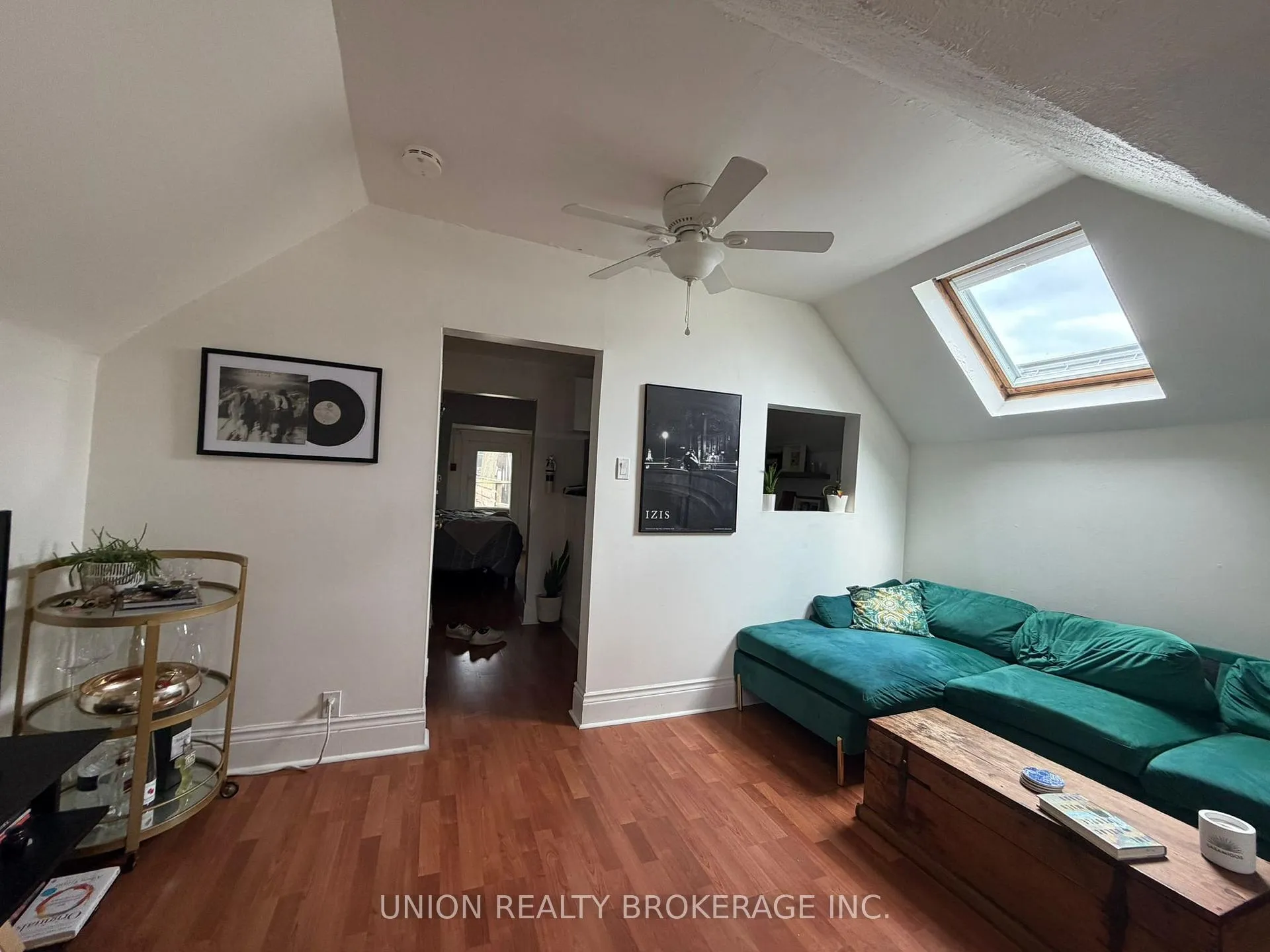 Photo 3 of Unit ThirdFloor, 33 Balsam Avenue, Toronto, The Beaches — HOMEH
