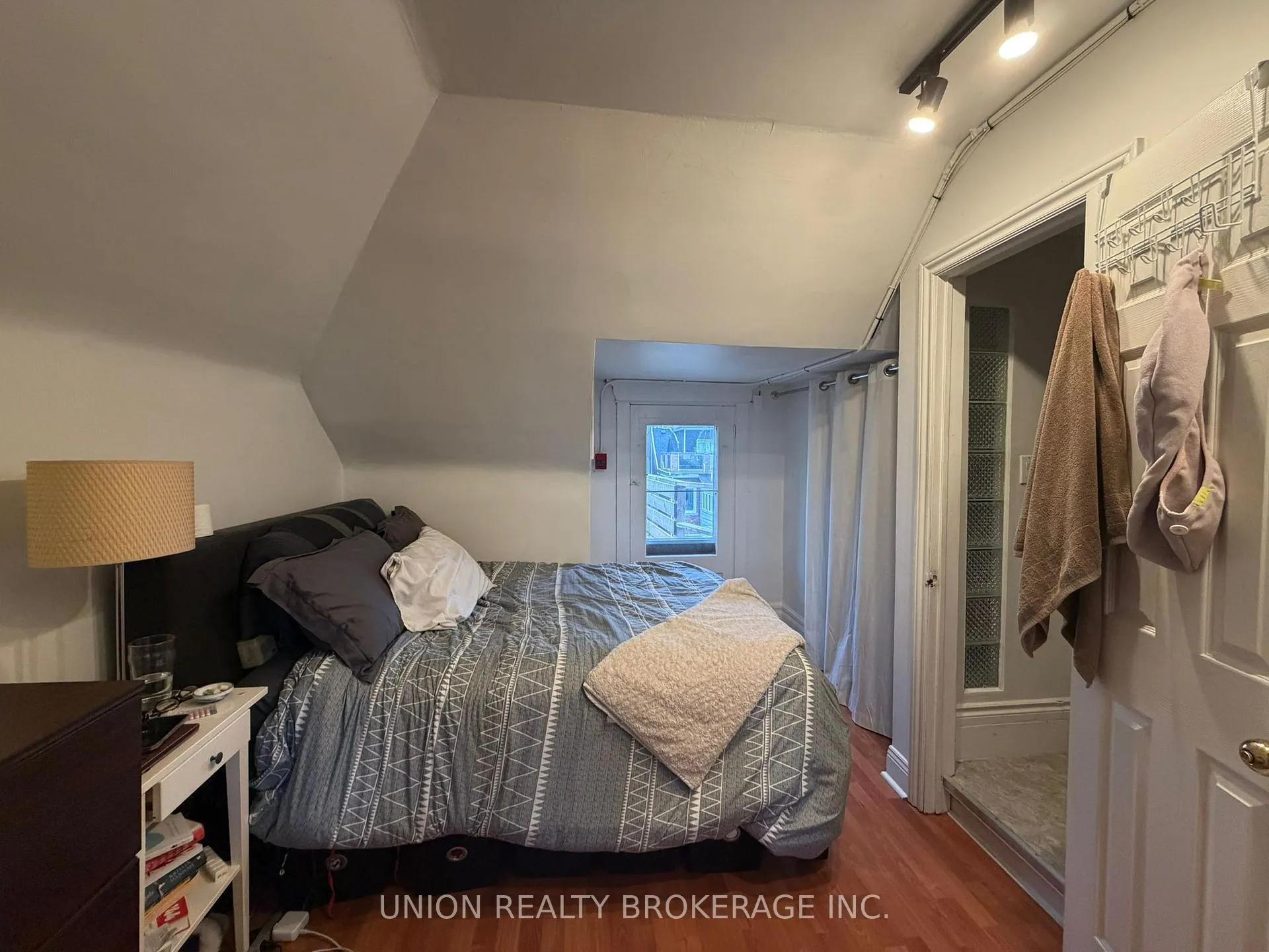 Photo 5 of Unit ThirdFloor, 33 Balsam Avenue, Toronto, The Beaches — HOMEH