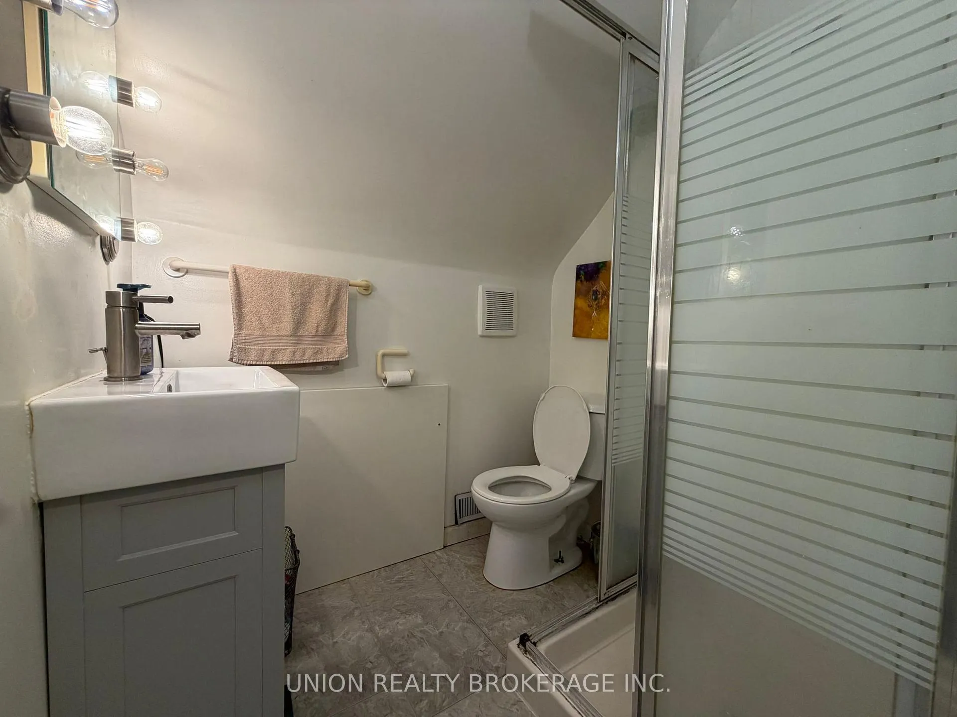 Photo 8 of Unit ThirdFloor, 33 Balsam Avenue, Toronto, The Beaches — HOMEH