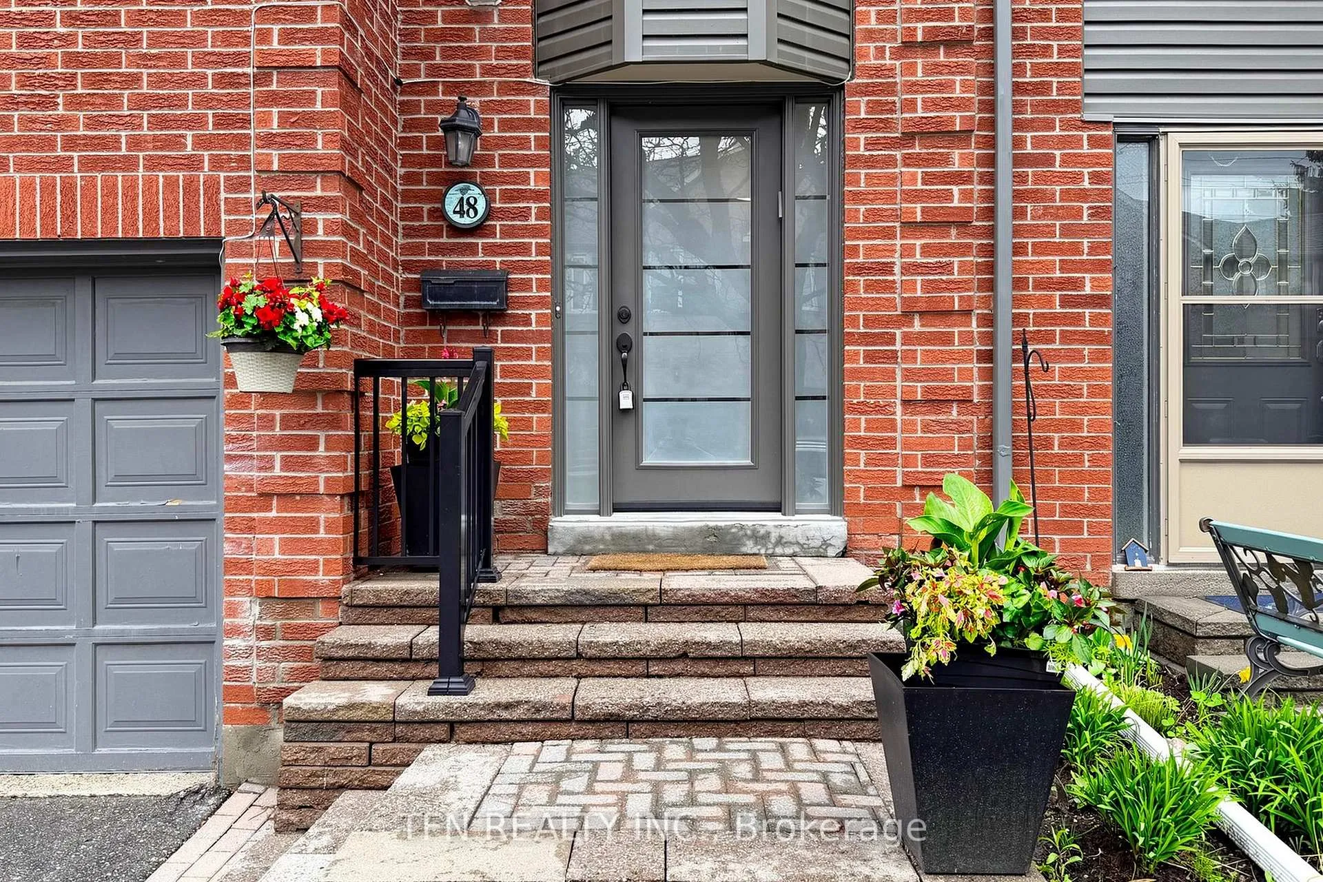 Photo 3 of Unit 58, 48 Beaumont Place, Vaughan, Uplands — HOMEH