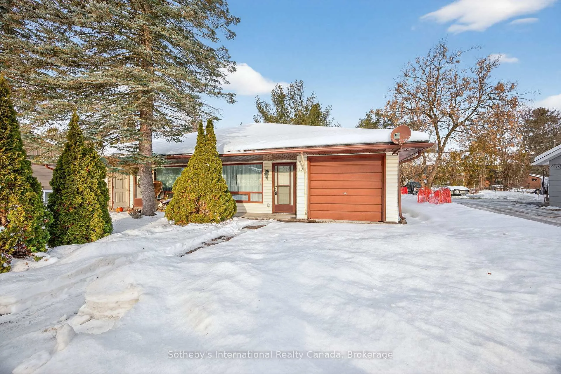 Photo 1 of 125 Taylor Road, Bracebridge, Macaulay — HOMEH