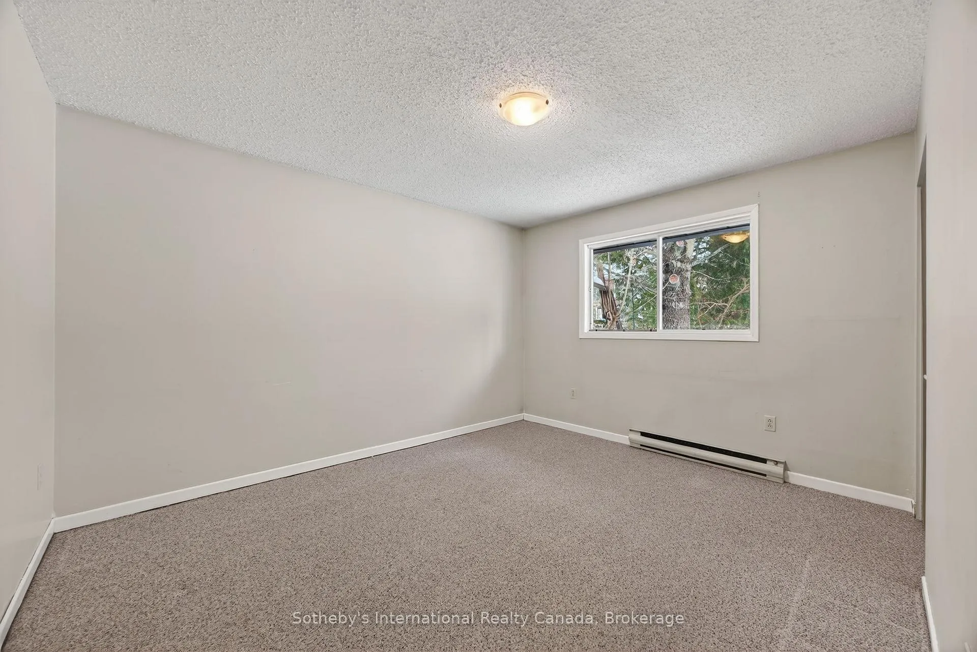 Photo 21 of 125 Taylor Road, Bracebridge, Macaulay — HOMEH