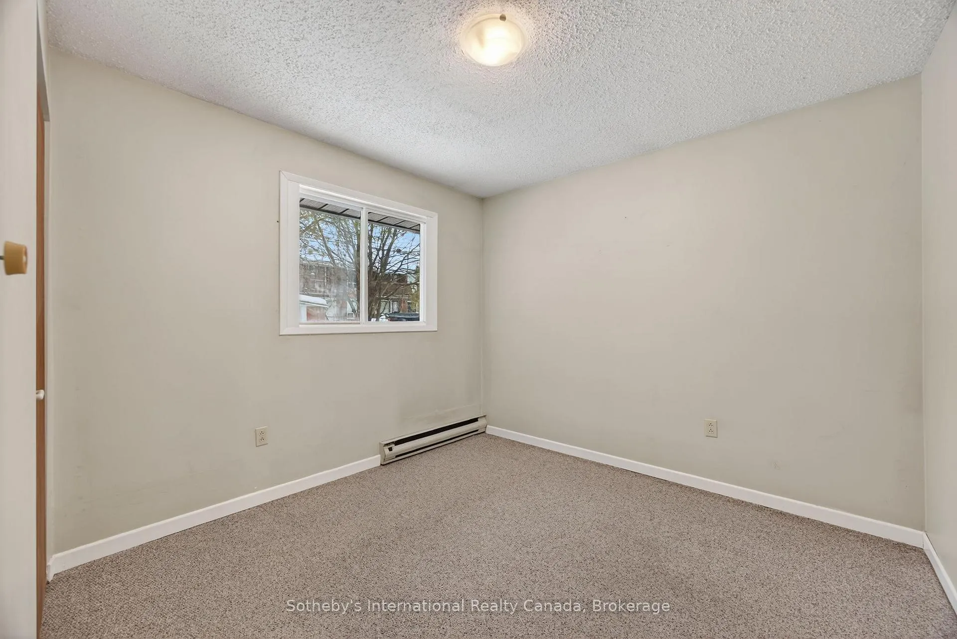 Photo 24 of 125 Taylor Road, Bracebridge, Macaulay — HOMEH