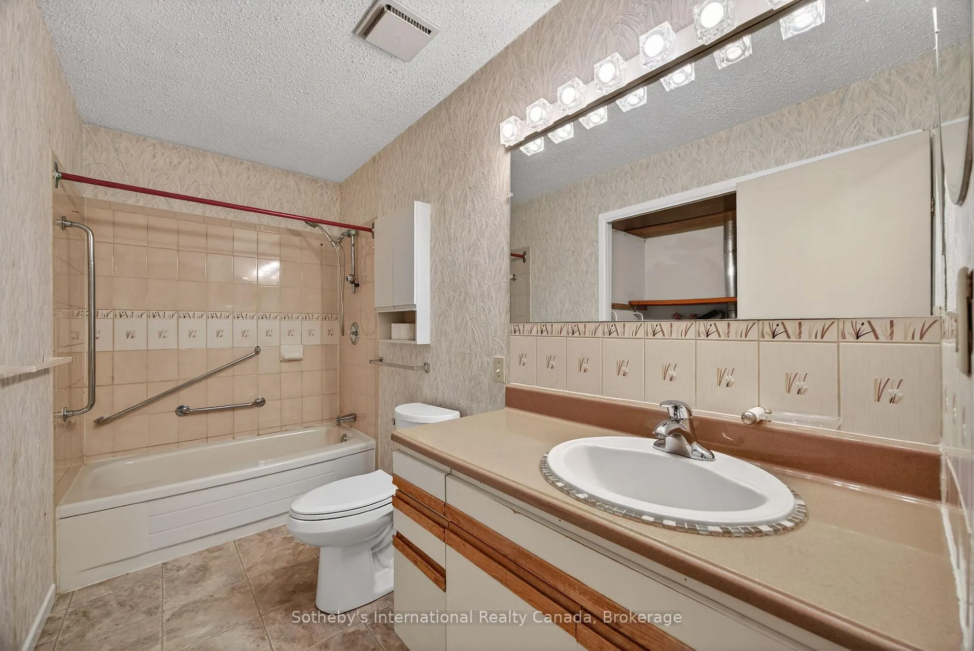 Photo 29 of 125 Taylor Road, Bracebridge, Macaulay — HOMEH