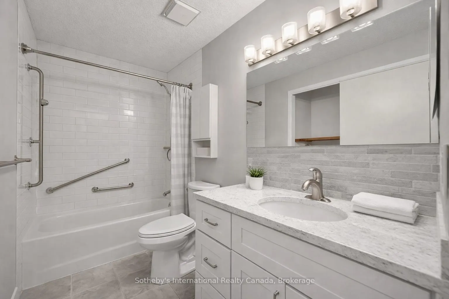 Photo 30 of 125 Taylor Road, Bracebridge, Macaulay — HOMEH