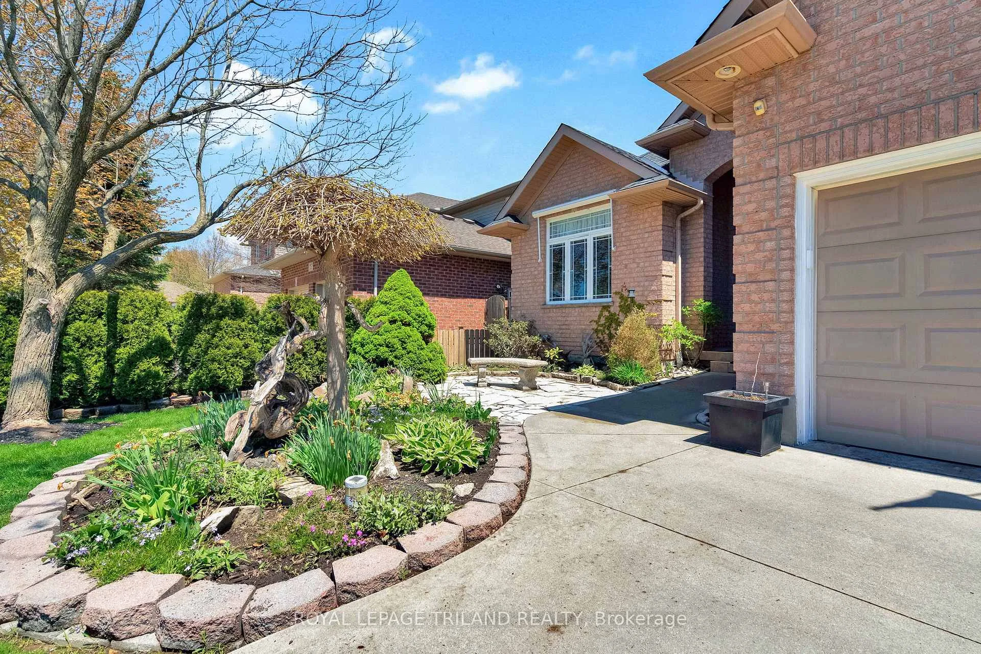 Photo 3 of 998 Gabor Street, London, South L — HOMEH