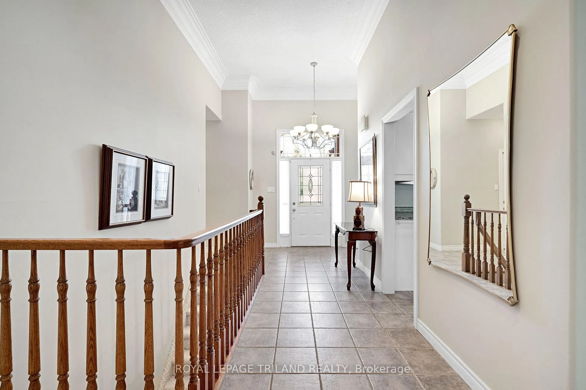 Photo 5 of 998 Gabor Street, London, South L — HOMEH