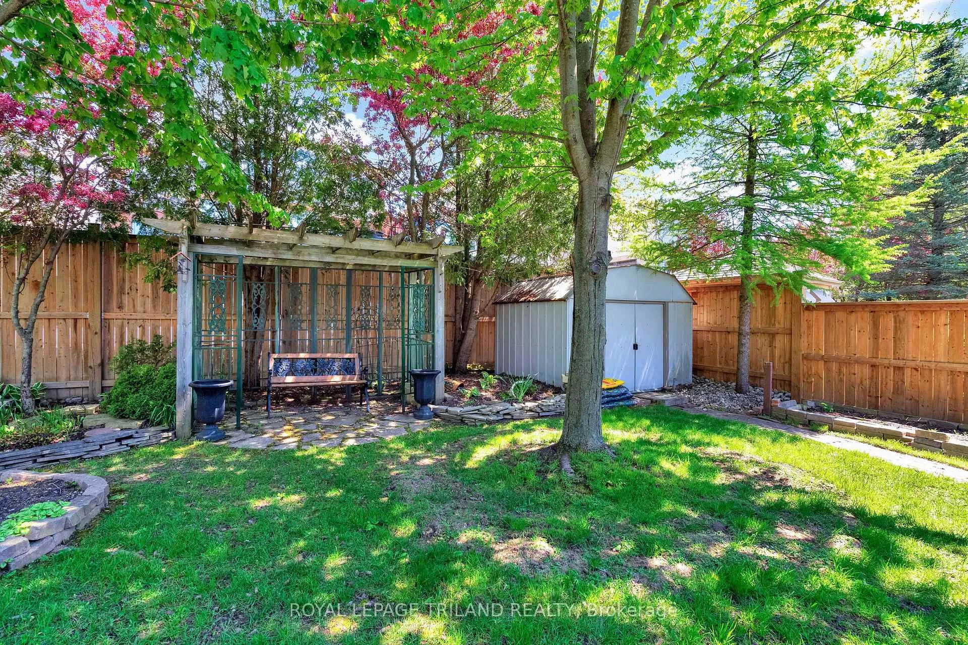 Photo 38 of 998 Gabor Street, London, South L — HOMEH