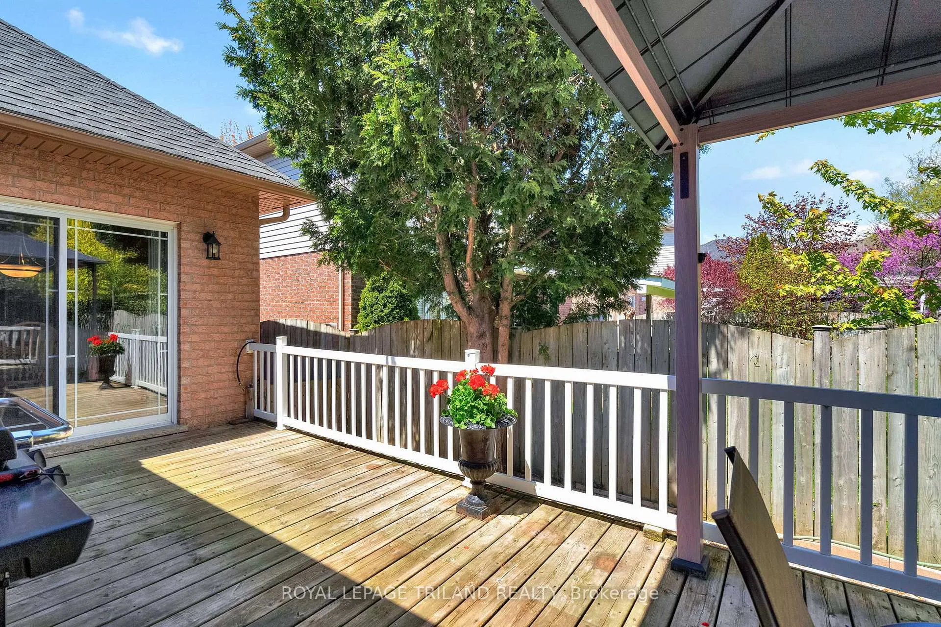 Photo 43 of 998 Gabor Street, London, South L — HOMEH