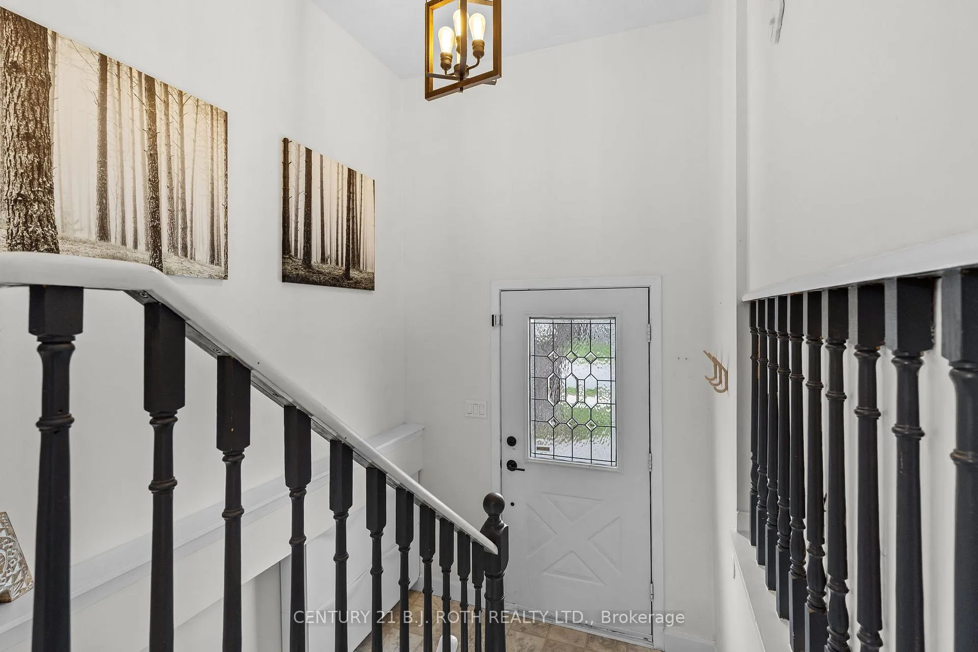 Photo 2 of 197 Westmount Drive S, Orillia — HOMEH