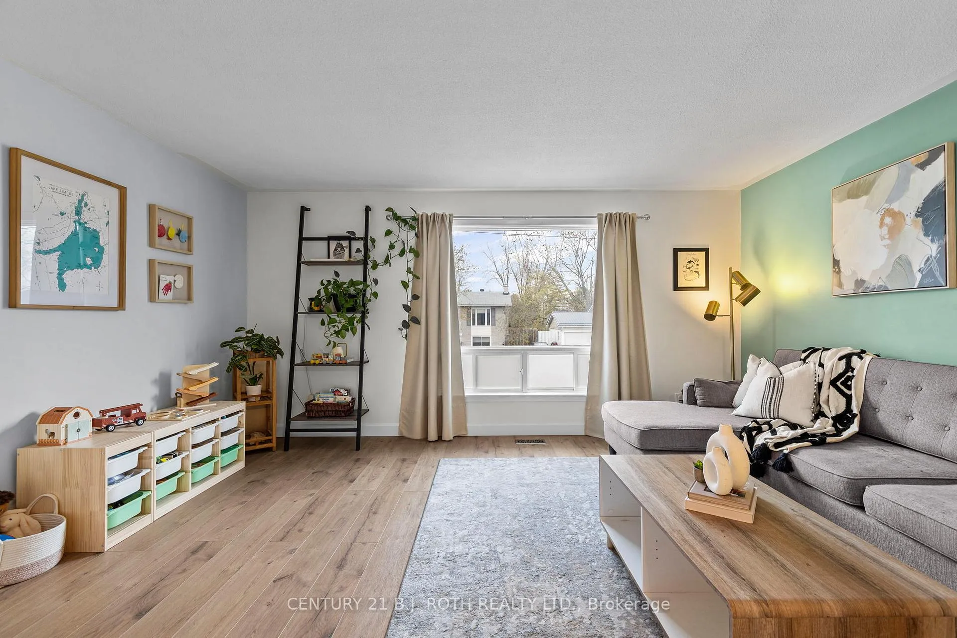 Photo 5 of 197 Westmount Drive S, Orillia — HOMEH