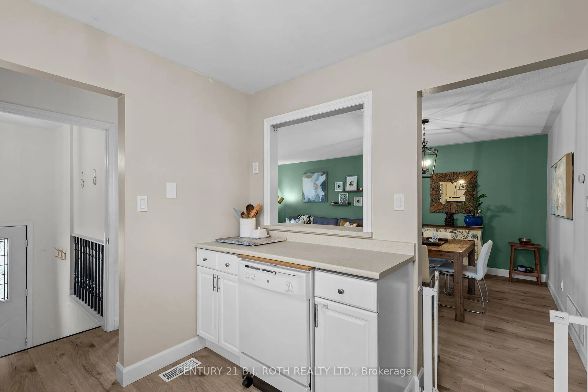 Photo 10 of 197 Westmount Drive S, Orillia — HOMEH
