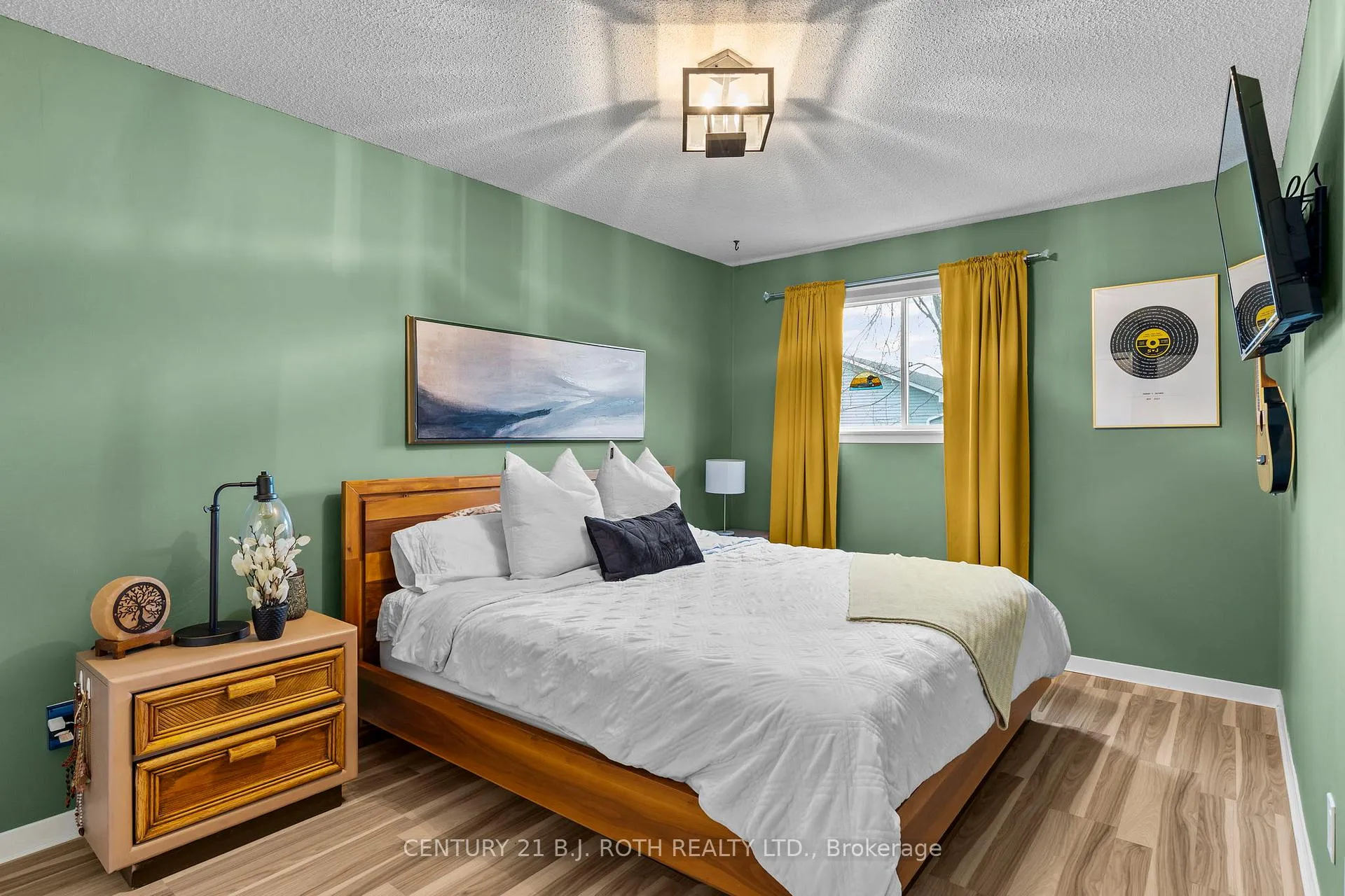 Photo 11 of 197 Westmount Drive S, Orillia — HOMEH