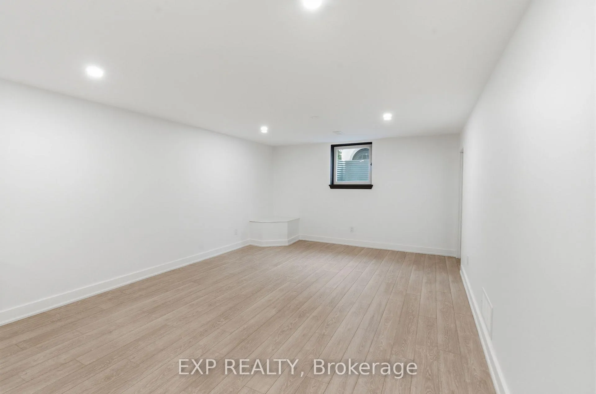 Front of 111 Riverside Drive N