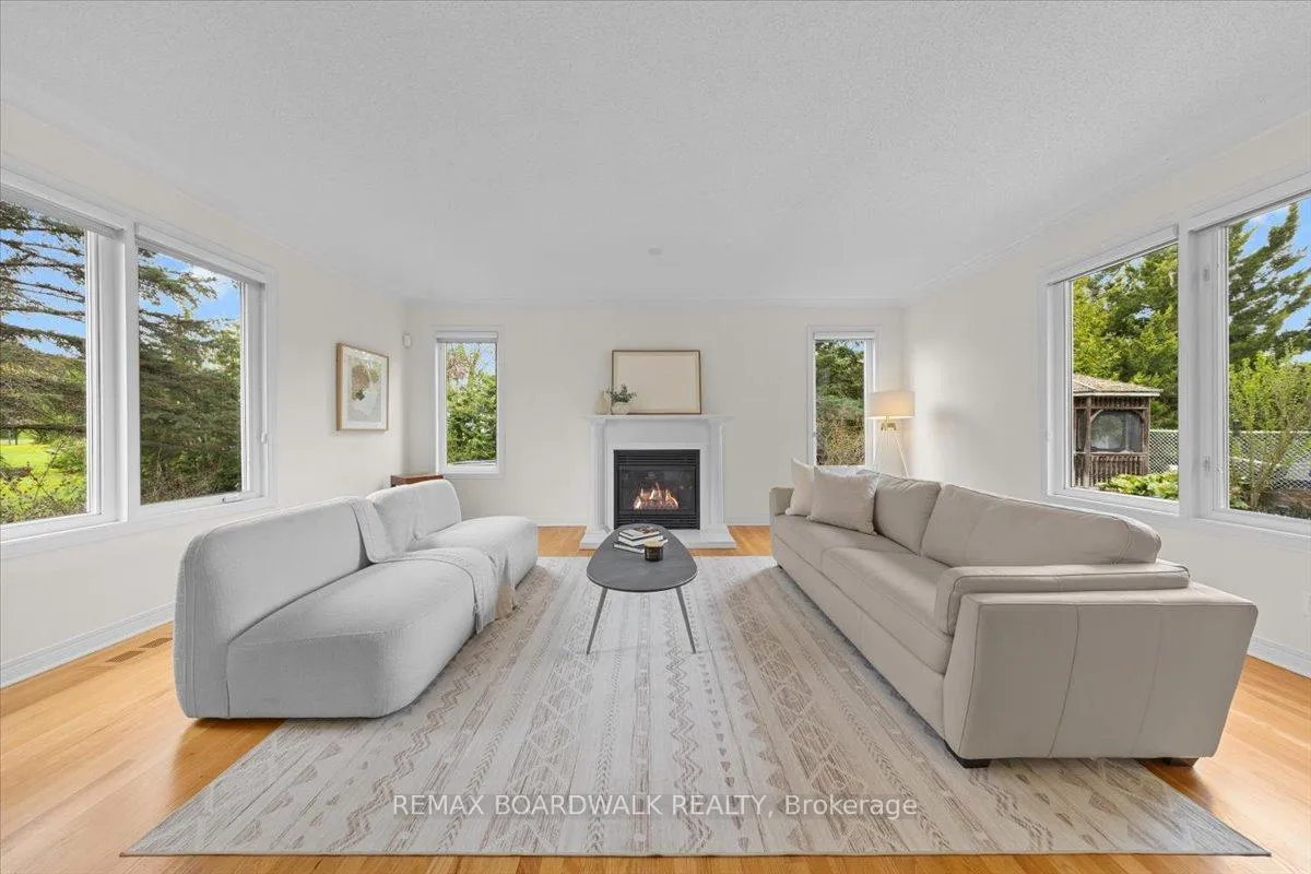 Photo 7 of 1520 Royal Orchard Drive, Ottawa, Cumberland Estates — HOMEH
