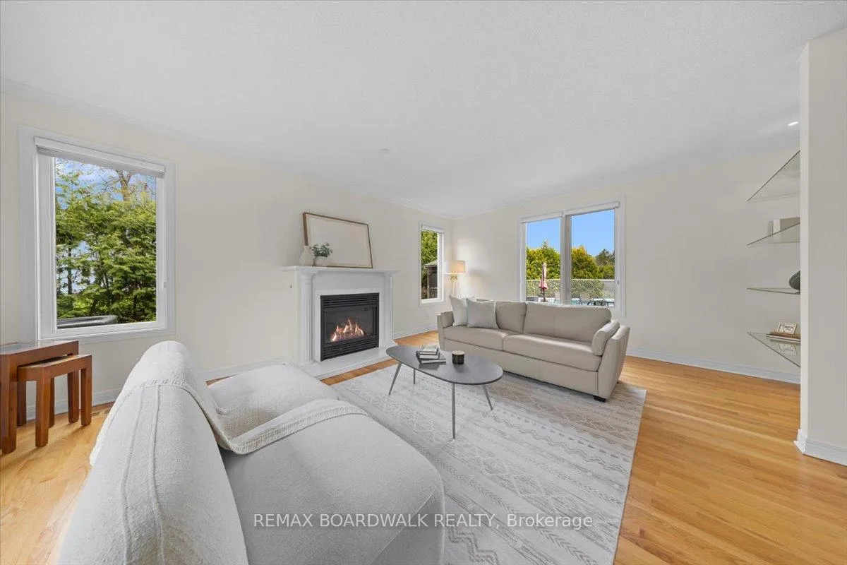 Photo 8 of 1520 Royal Orchard Drive, Ottawa, Cumberland Estates — HOMEH