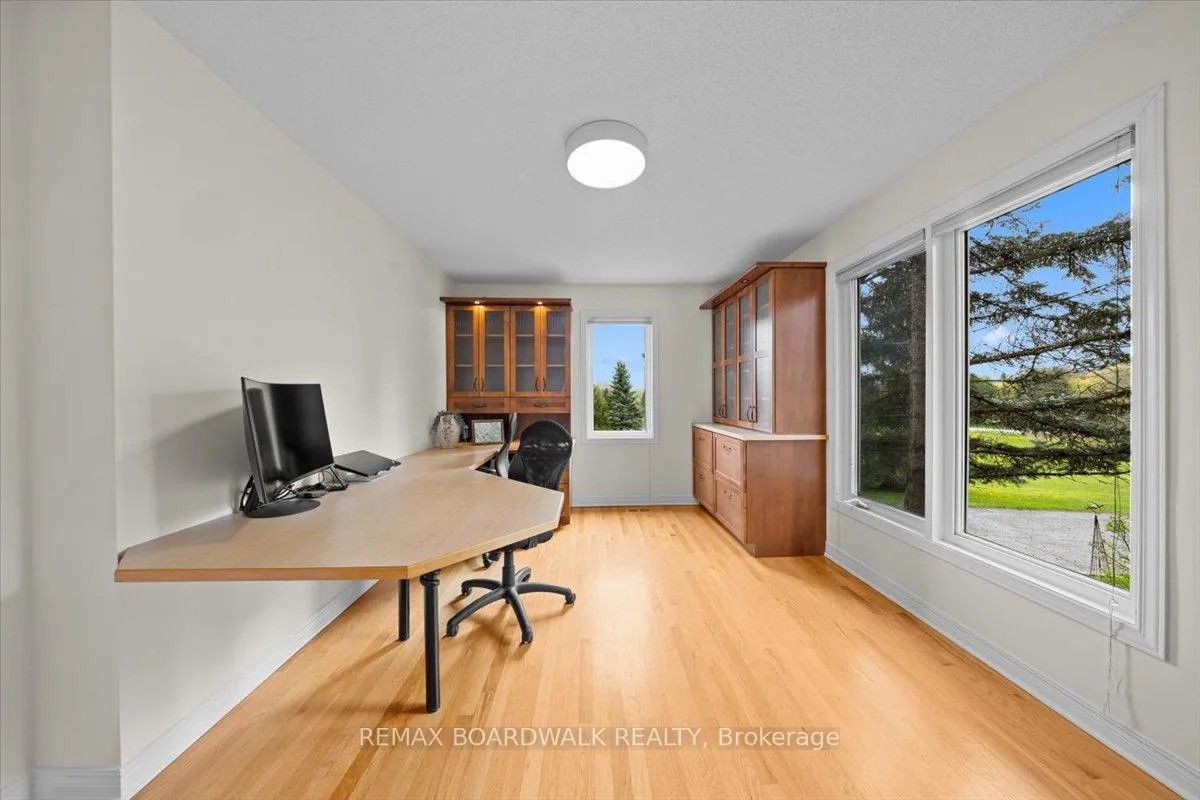 Photo 9 of 1520 Royal Orchard Drive, Ottawa, Cumberland Estates — HOMEH