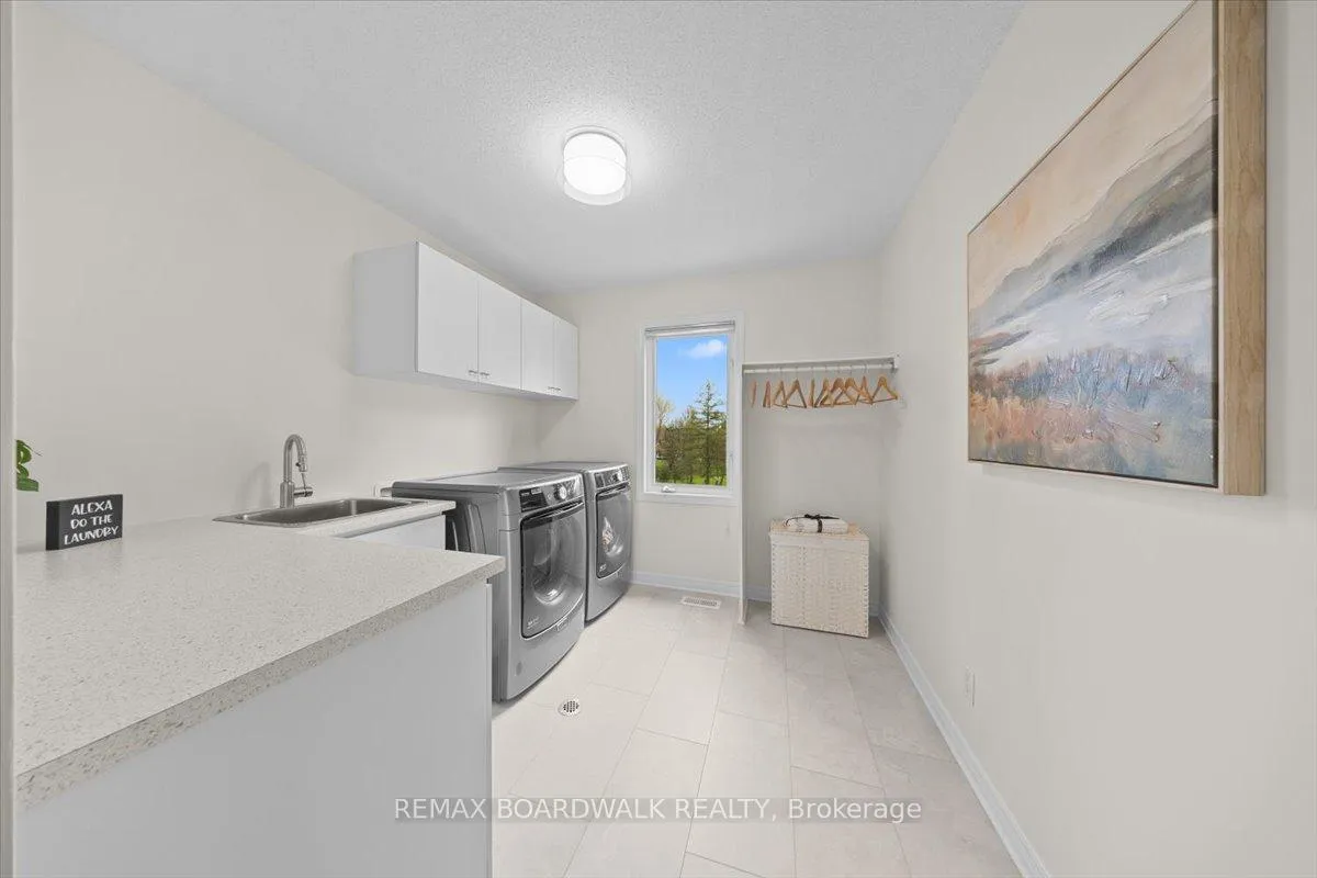 Photo 10 of 1520 Royal Orchard Drive, Ottawa, Cumberland Estates — HOMEH