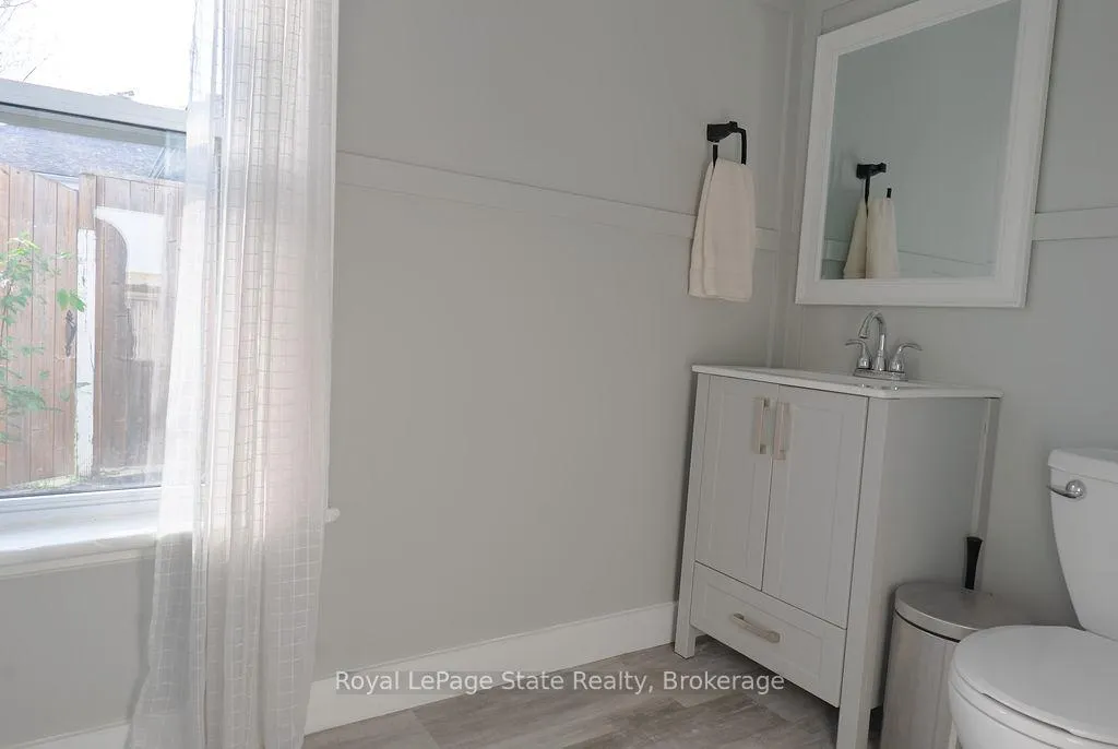Photo 15 of 8 Dundas Street, Brantford, North Ward — HOMEH