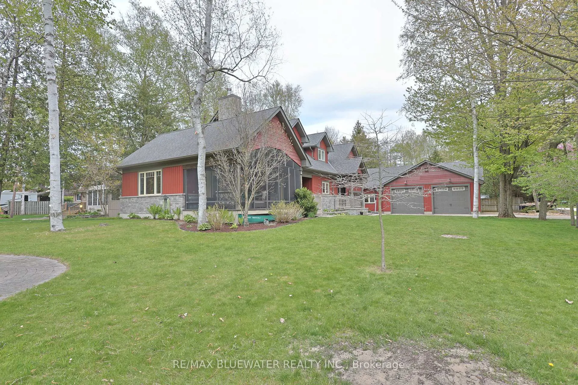 Photo 7 of 6436 Robert Avenue, Lambton Shores — HOMEH