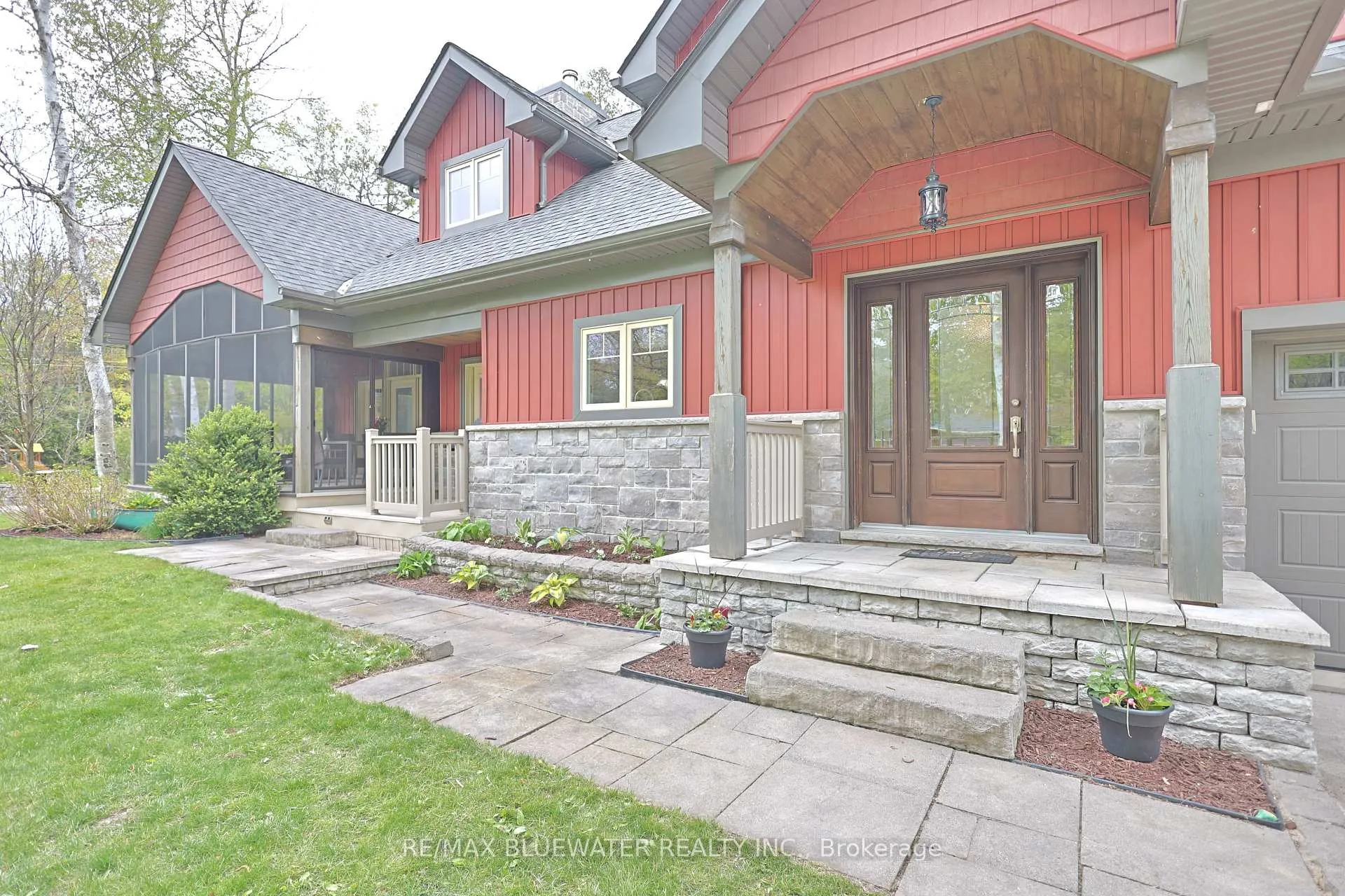 Photo 10 of 6436 Robert Avenue, Lambton Shores — HOMEH