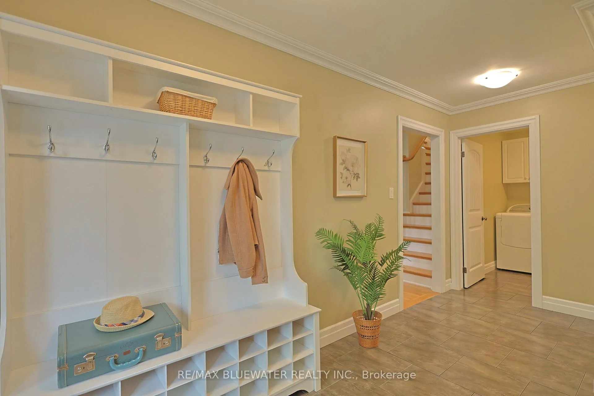 Photo 12 of 6436 Robert Avenue, Lambton Shores — HOMEH