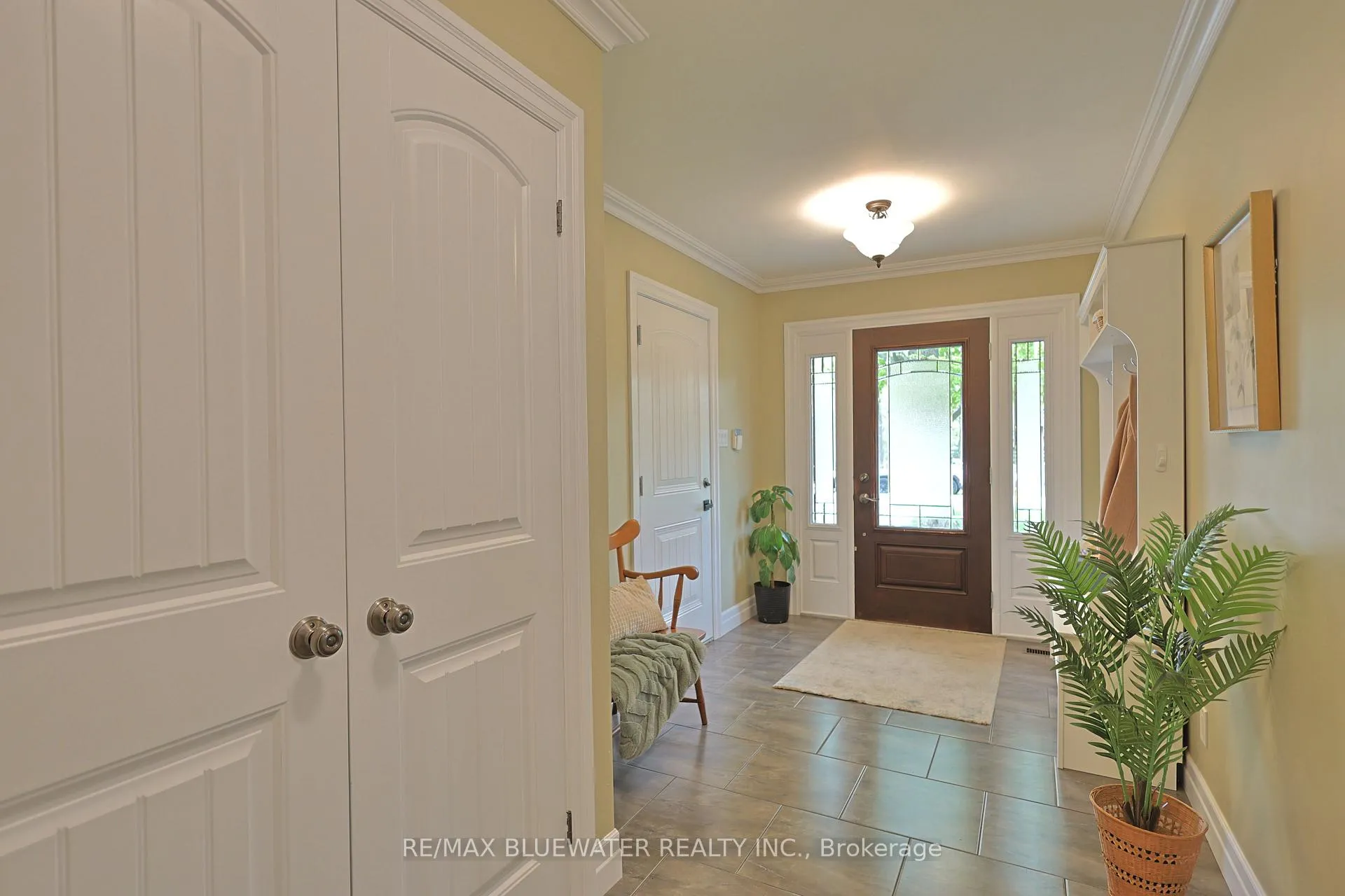 Photo 13 of 6436 Robert Avenue, Lambton Shores — HOMEH