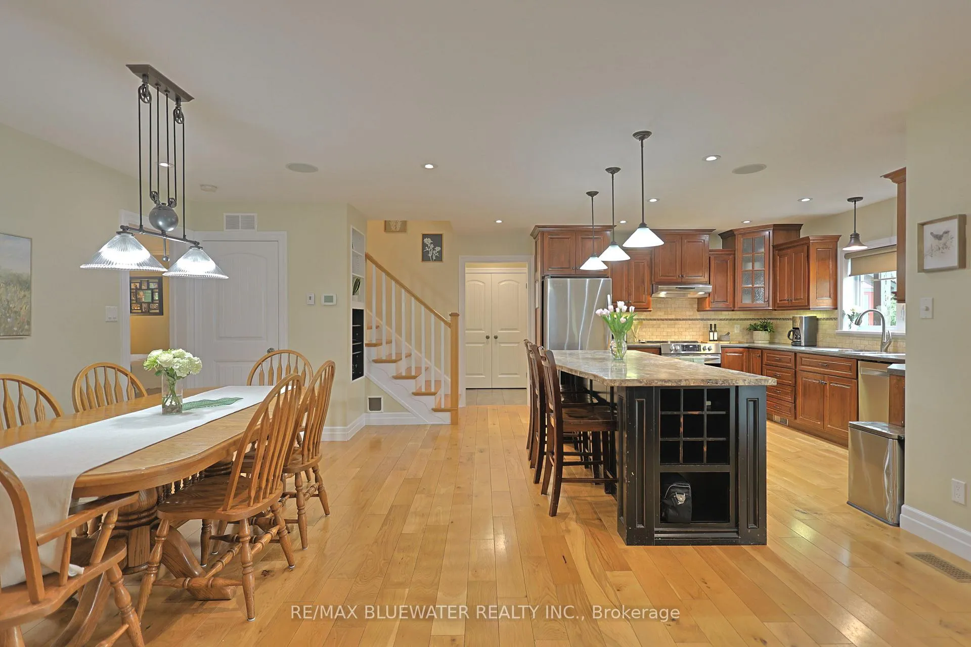 Photo 14 of 6436 Robert Avenue, Lambton Shores — HOMEH