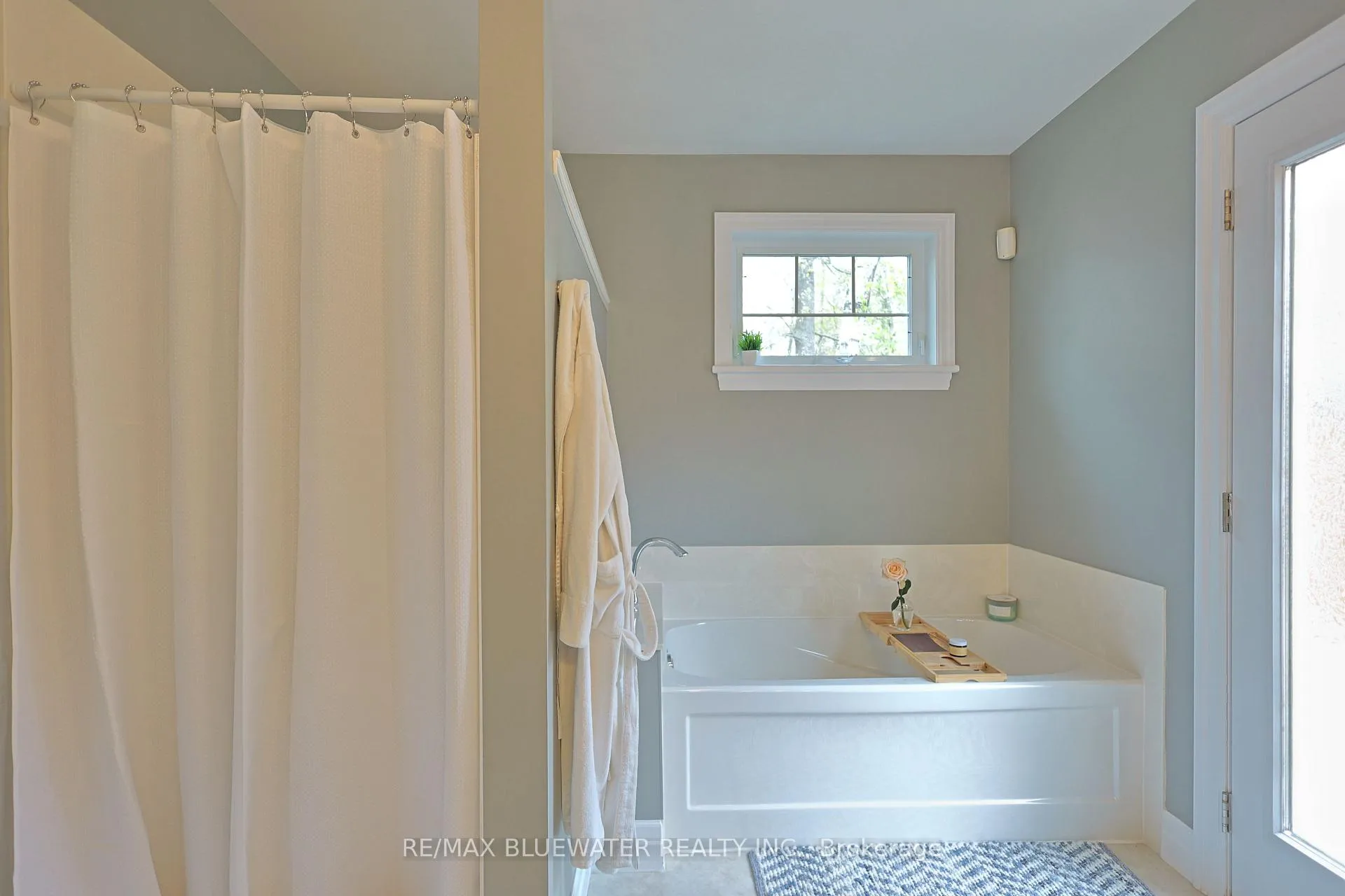 Photo 34 of 6436 Robert Avenue, Lambton Shores — HOMEH