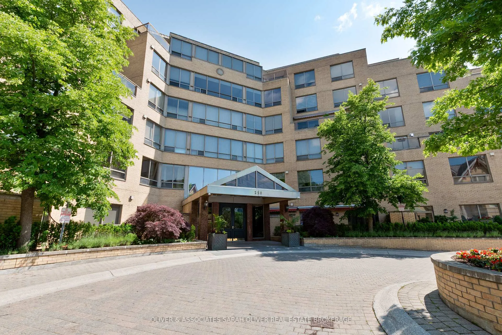 Front of Unit 210, 250 Sydenham Street