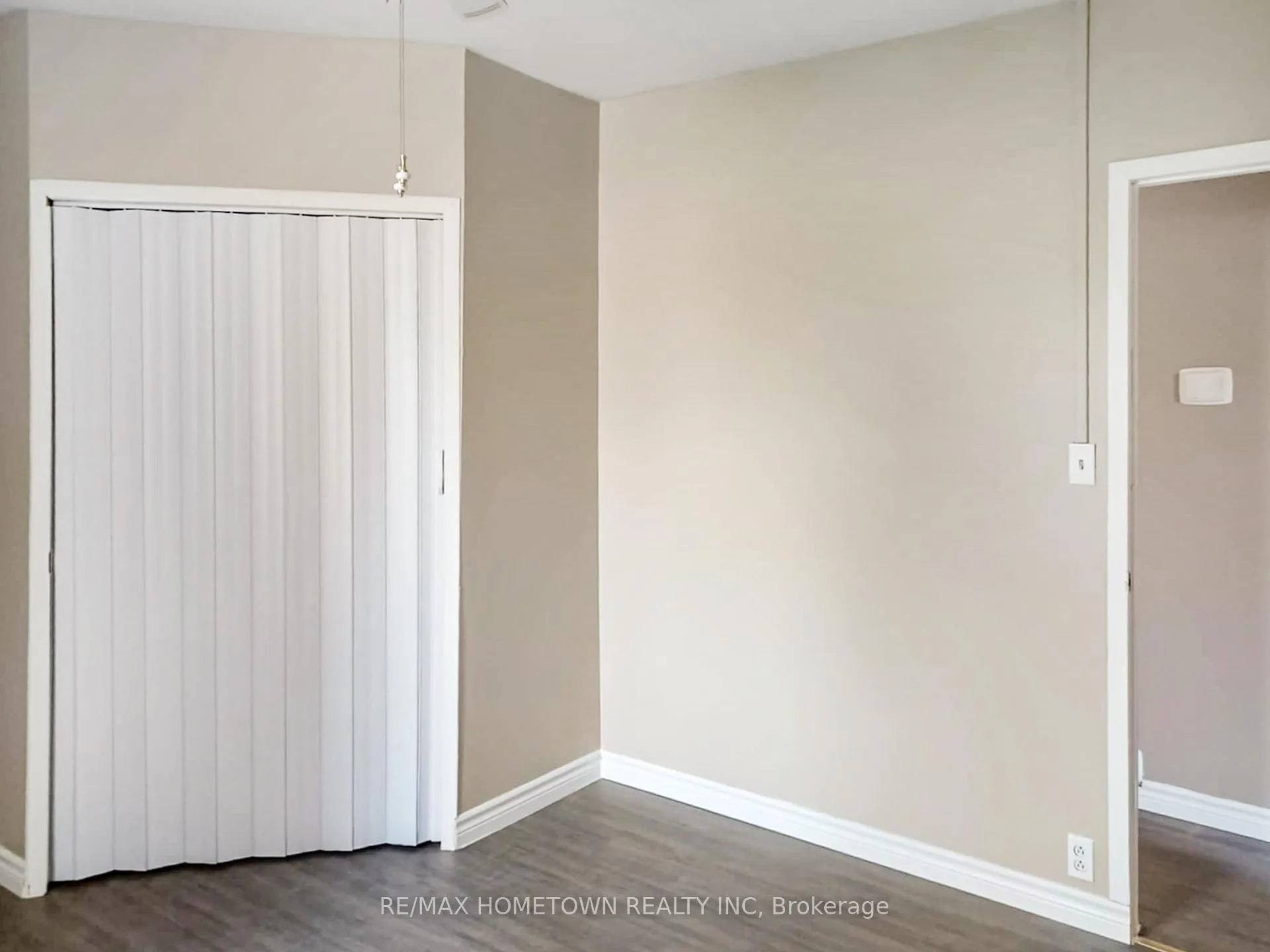 Photo 8 of 5 Robinson Avenue, Smiths Falls — HOMEH
