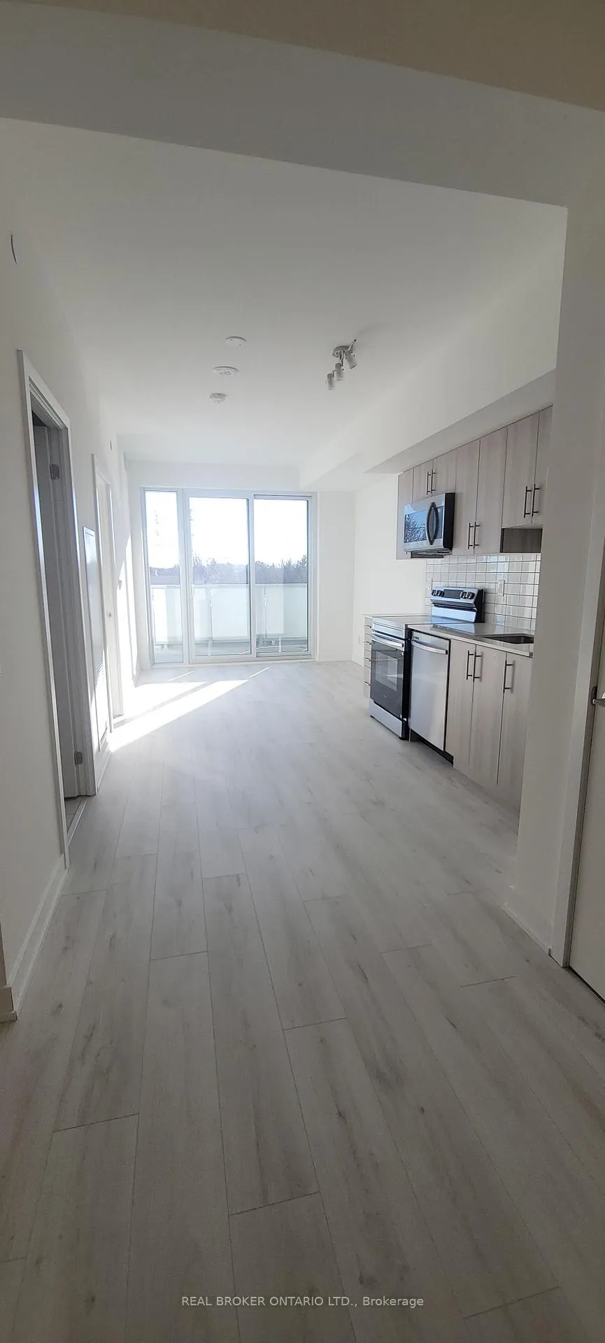 Photo 5 of Unit 206, 1010 Sandy Beach Road, Pickering, Bay Ridges — HOMEH