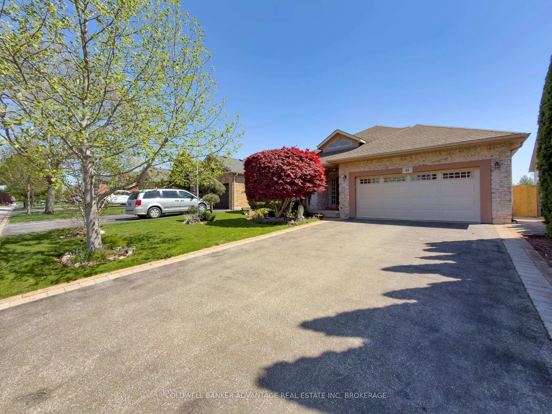 Photo 2 of 32 Michaela Crescent, Pelham, Fonthill — HOMEH