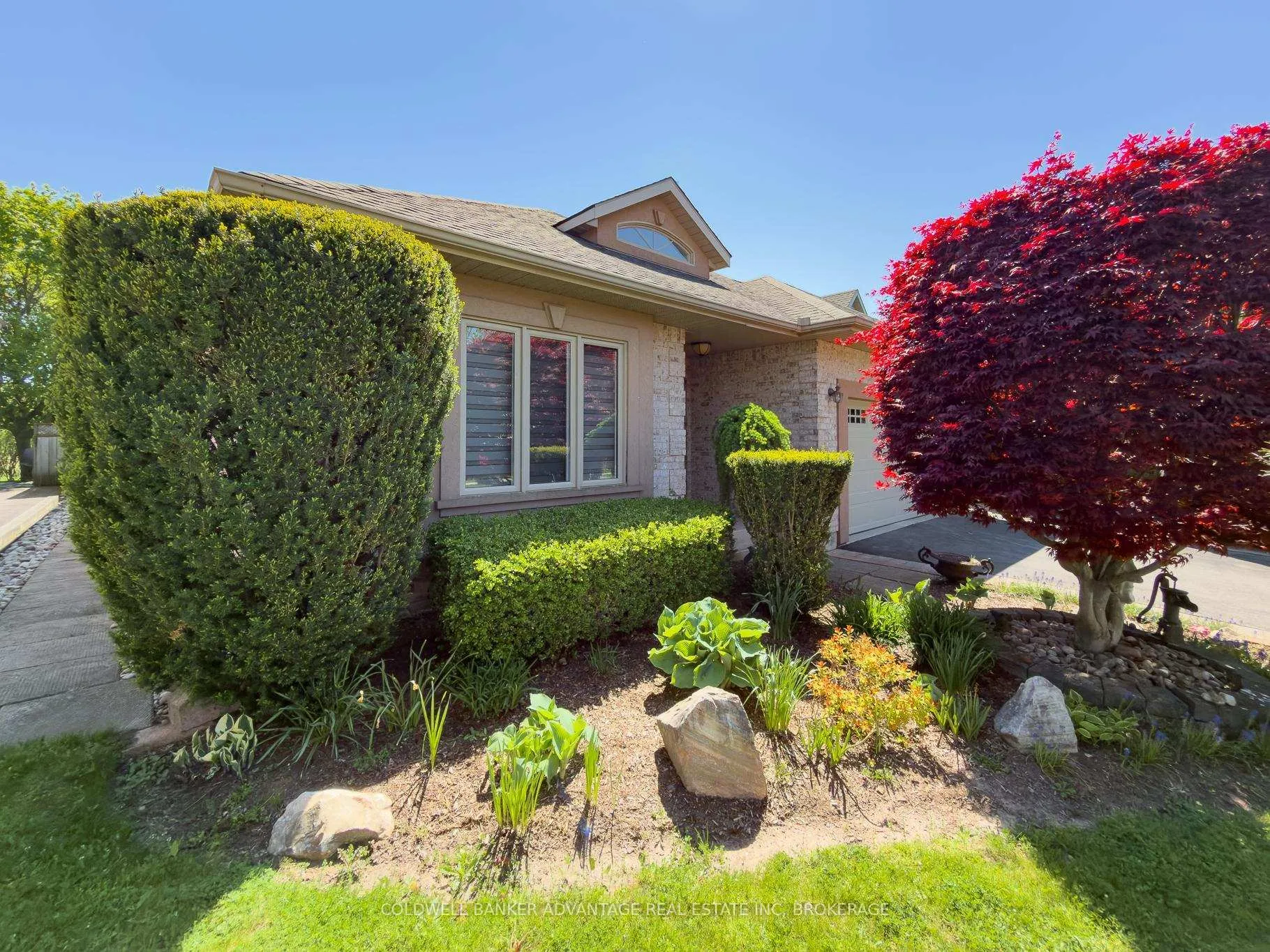 Photo 4 of 32 Michaela Crescent, Pelham, Fonthill — HOMEH