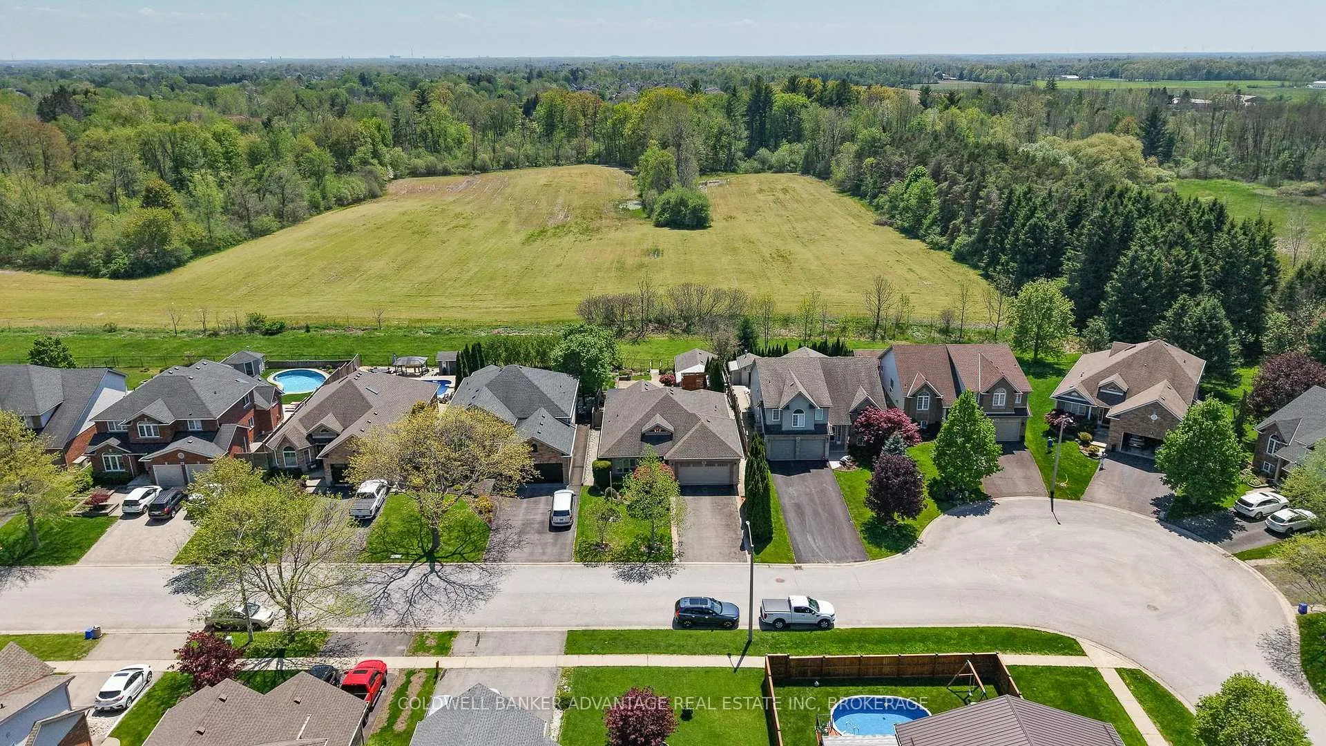 Photo 6 of 32 Michaela Crescent, Pelham, Fonthill — HOMEH