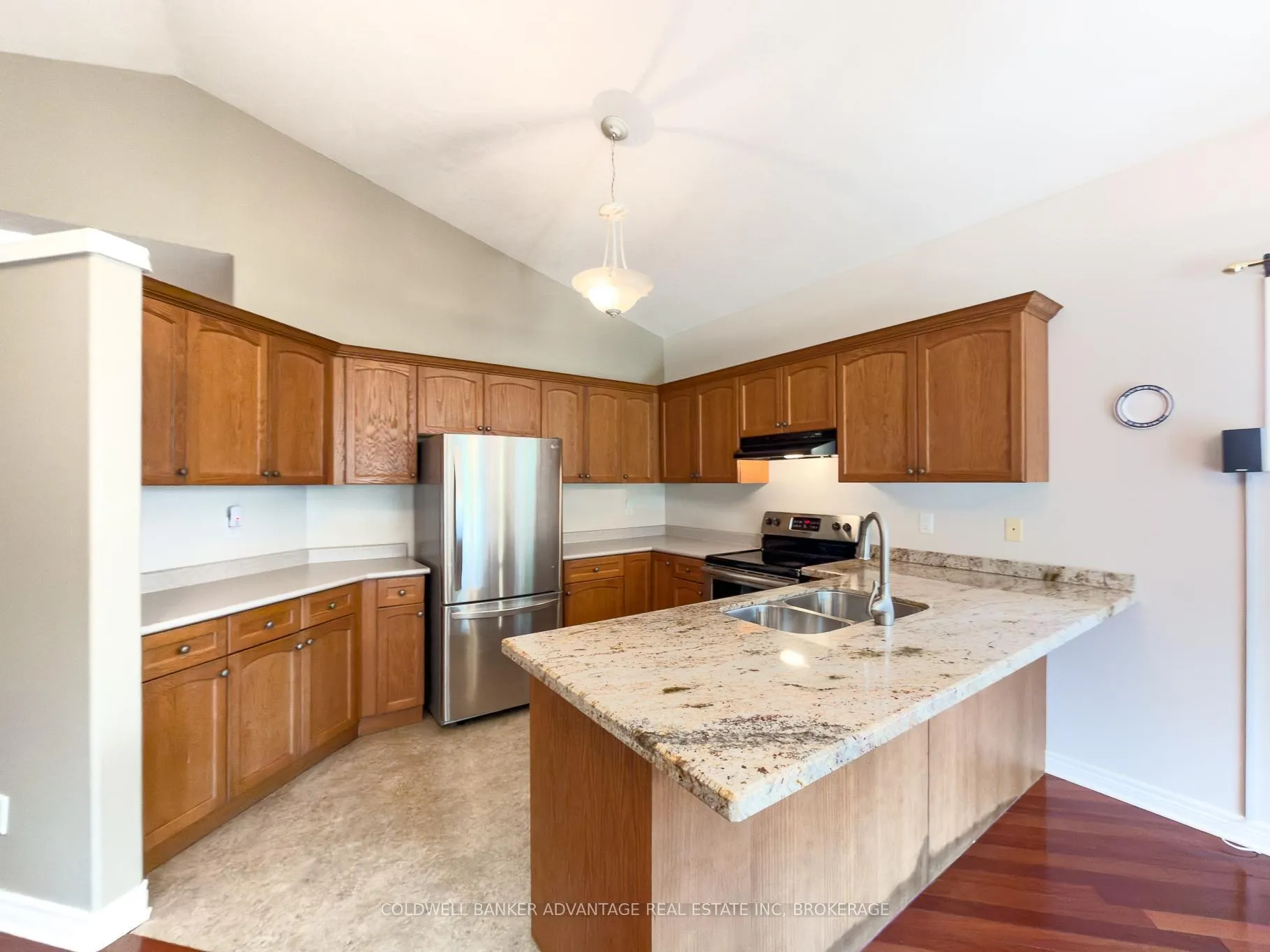 Photo 14 of 32 Michaela Crescent, Pelham, Fonthill — HOMEH