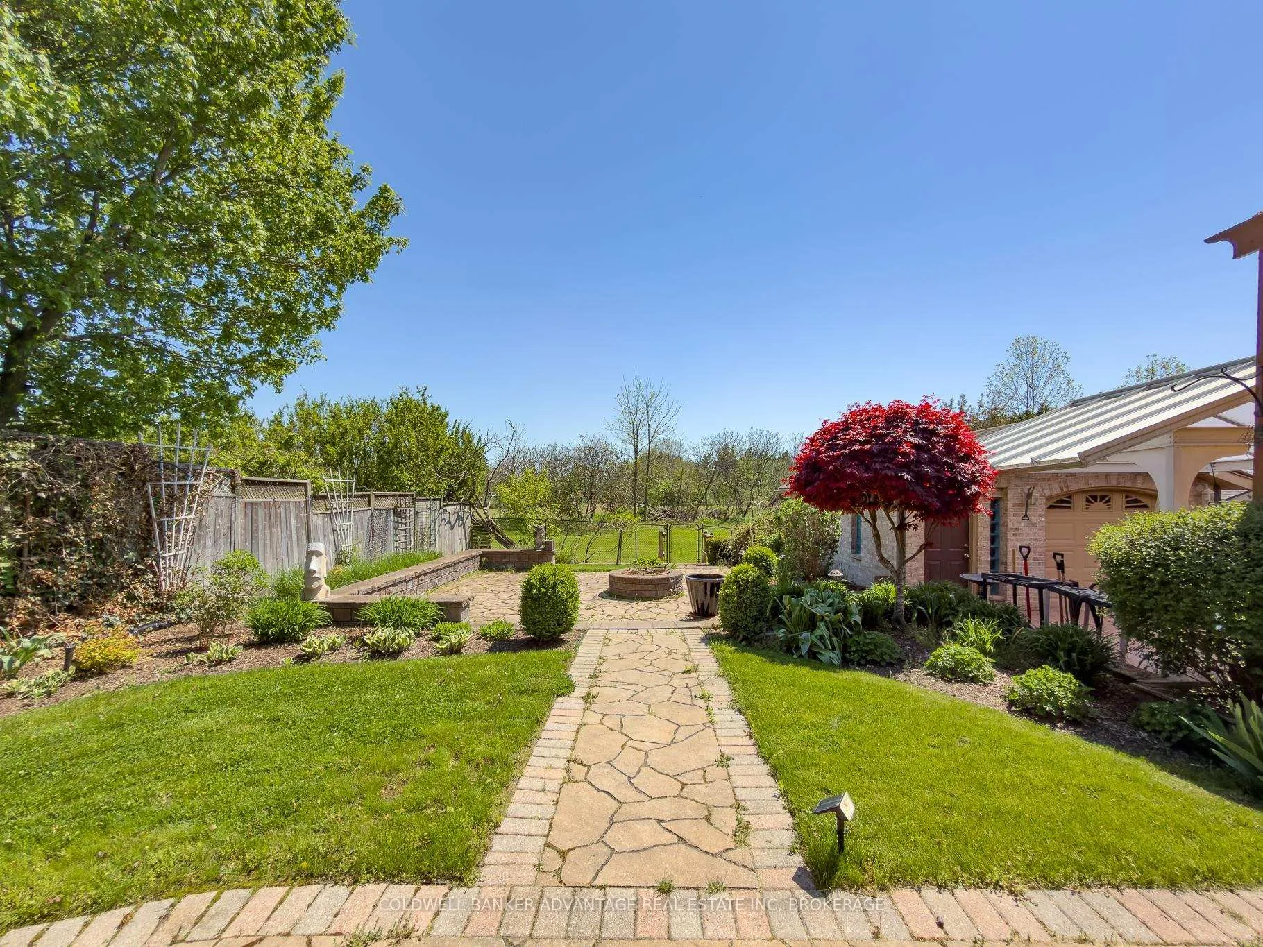 Photo 30 of 32 Michaela Crescent, Pelham, Fonthill — HOMEH
