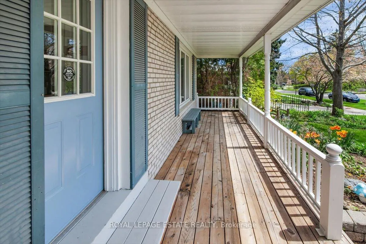 Photo 4 of 103 Pegasus Trail, Scarborough, Woburn — HOMEH