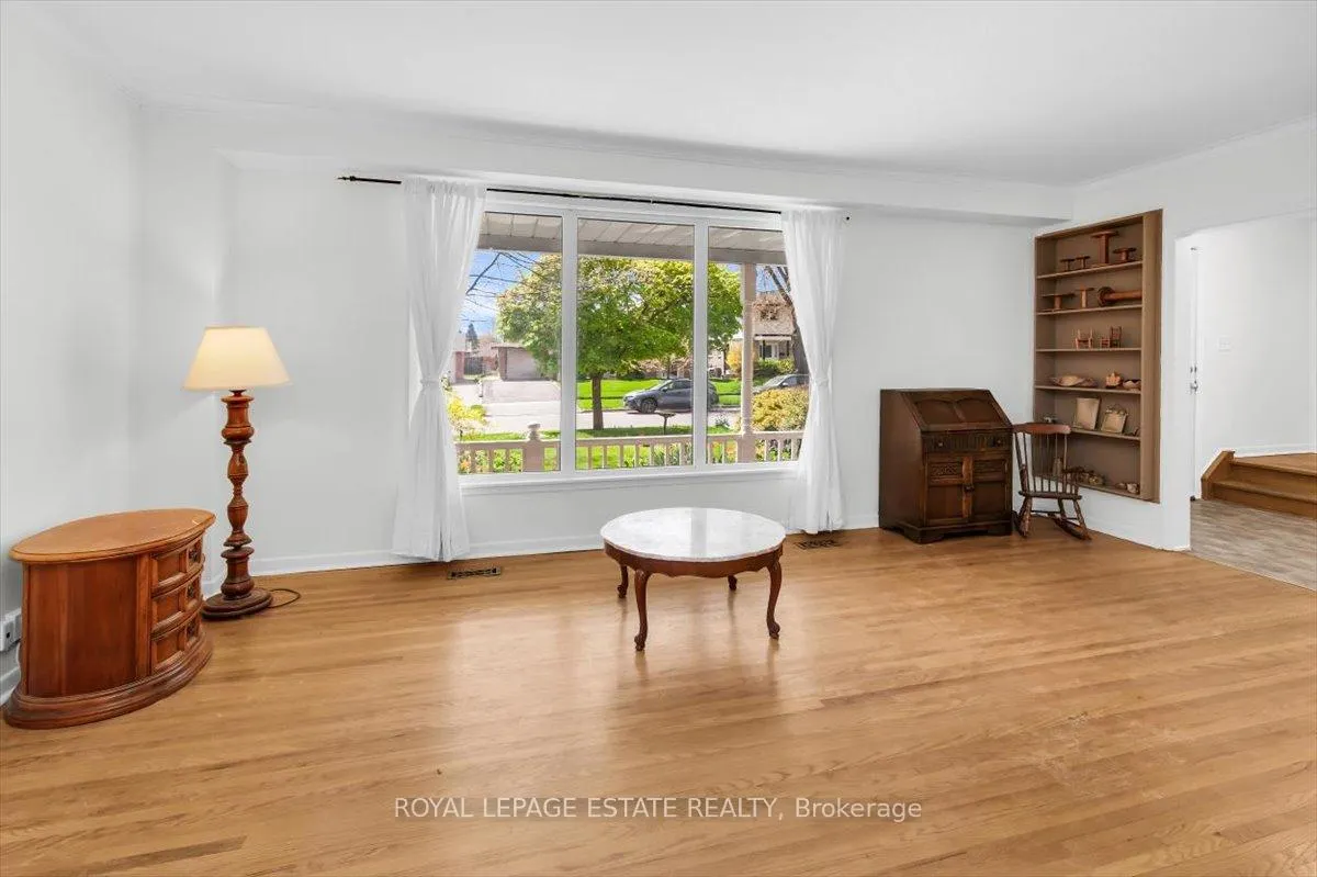 Photo 5 of 103 Pegasus Trail, Scarborough, Woburn — HOMEH