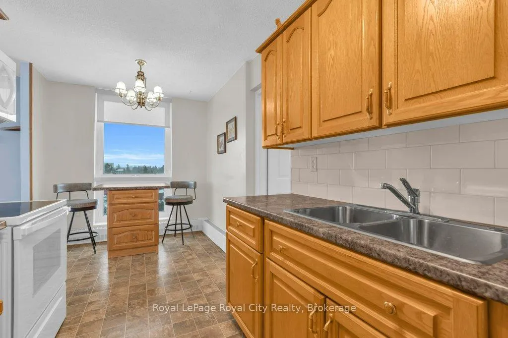 Photo 12 of Unit 614, 19 Woodlawn Road E, Guelph, Riverside Park — HOMEH